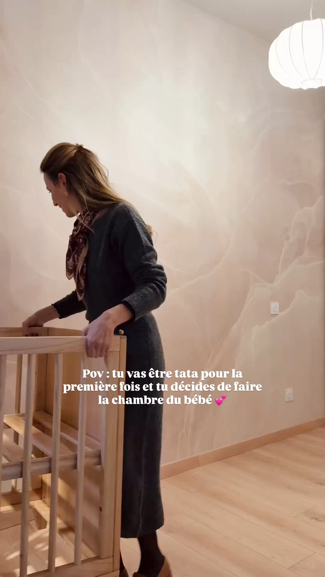 Créer un univers tout en douceur pour accueillir bébé 🤍
Chez Théo Bébé, chaque pièce est pensée pour imaginer un véritable cocon, où le design élégant rencontre le confort et la sérénité.
@pause_deco à choisis notre mobilier aux lignes intemporelles, aux finitions délicates. Tout est réuni pour composer une chambre bébé apaisante, propice aux premiers instants de vie et aux jolis rêves. 🌙✨
👉🏼 Découvrez nos chambres sur www.theo-bebe.fr
#theobebe #chambrebebe #decobebe #pause deco #universbebe #mobilierbebe #decoinspiration ##parentalité