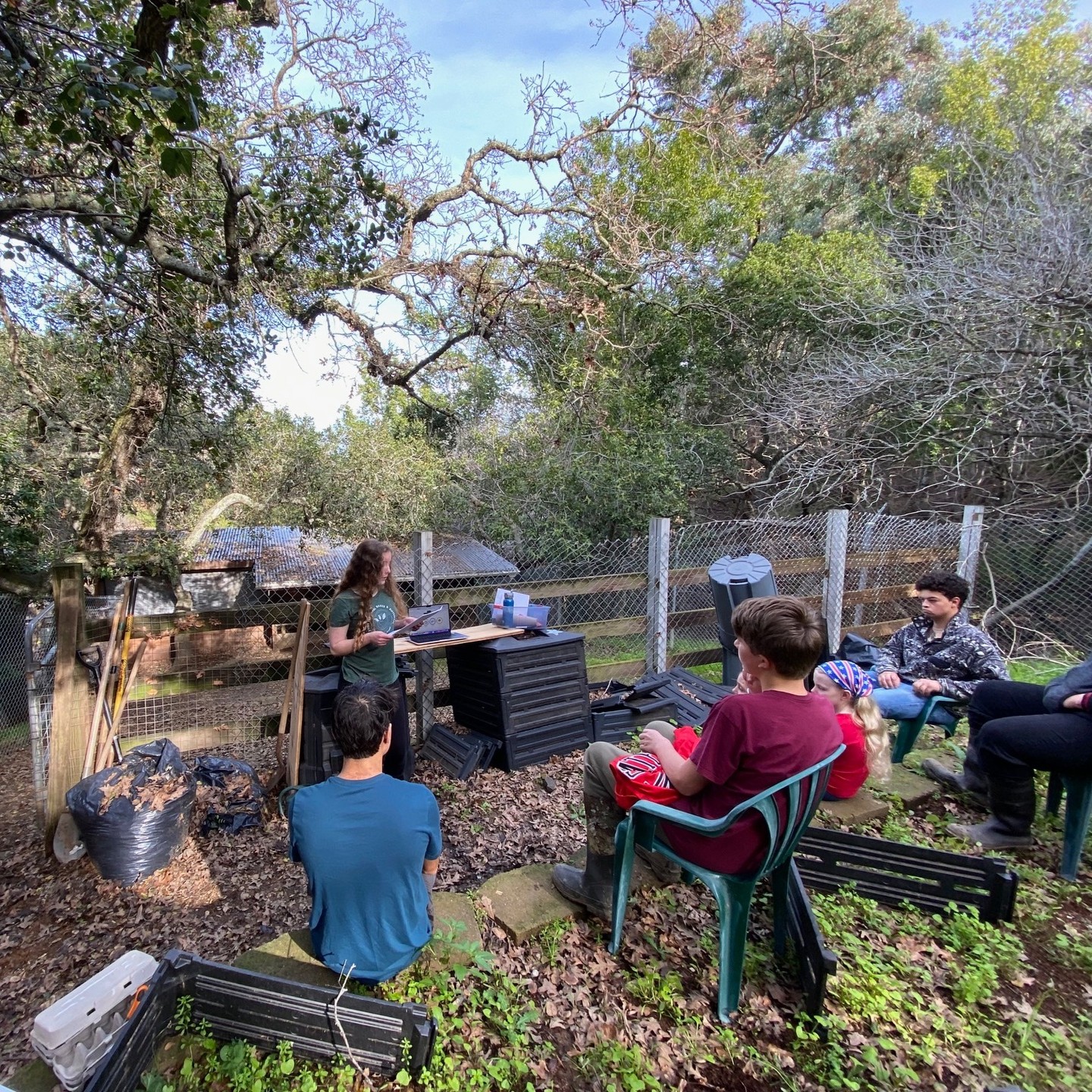 Presenting to @sancarlos4hfarm! Surrounded by goats and pigs, our intrepid leader at Notre Dame shared Project Super Plants with the composting club and planted Super Plant seeds on the 4-H farm 🐐 🌾