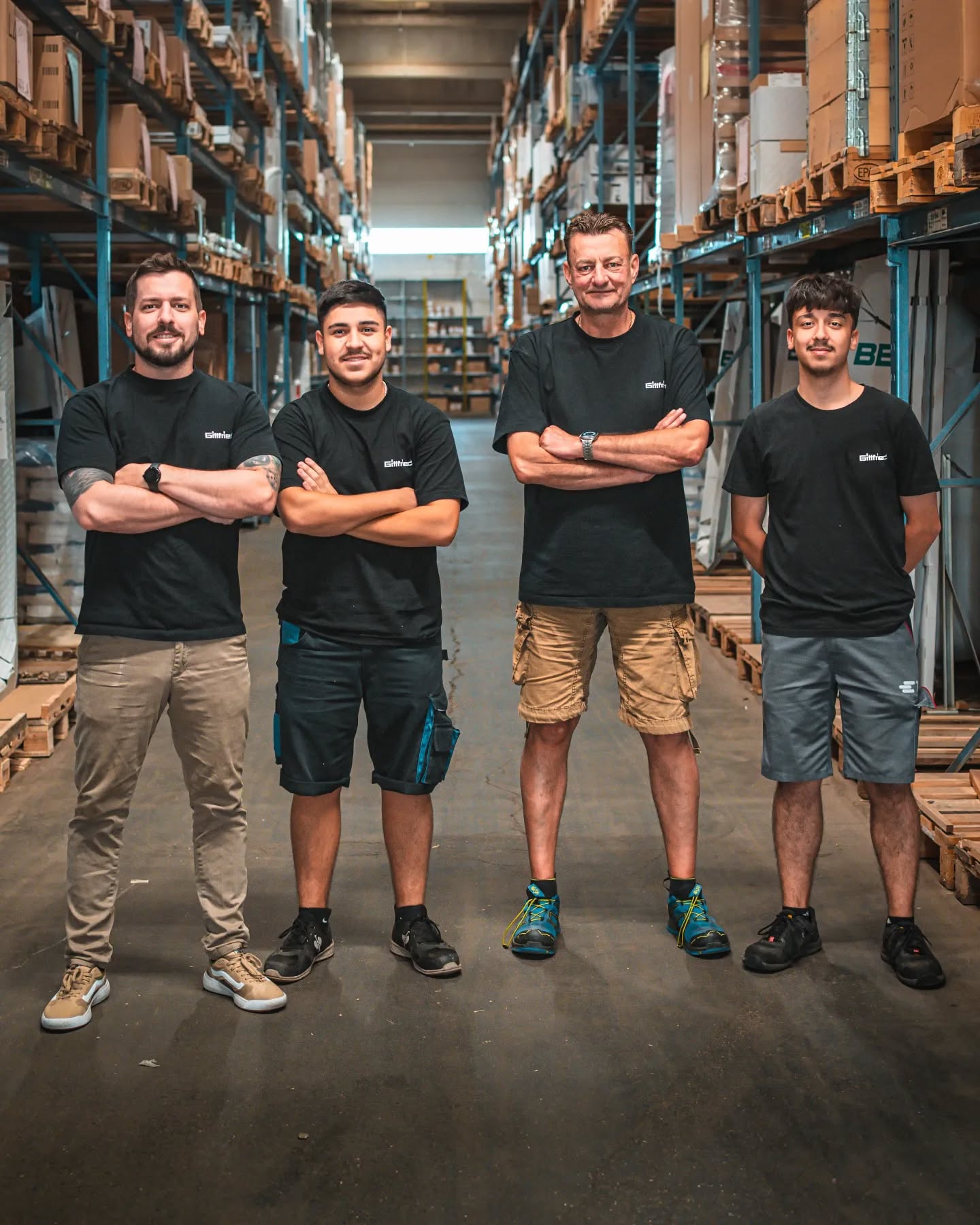 Teamwork 🤜🏻💥🤛🏾
#teamgittfried #fachgroßhandel #sanitärheizung #großhandelslager #teamwork #gittfriedkarlsfeld #karlsfeld #ausbildung #shk #teamplayer @meinkarlsfeld @unser.dachau @dachauhandelt