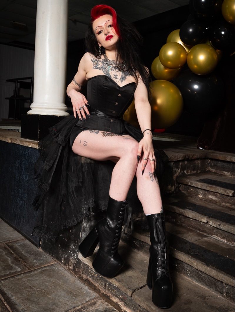 If I make the effort to match my panties to my hair, I’m gonna show ‘em off