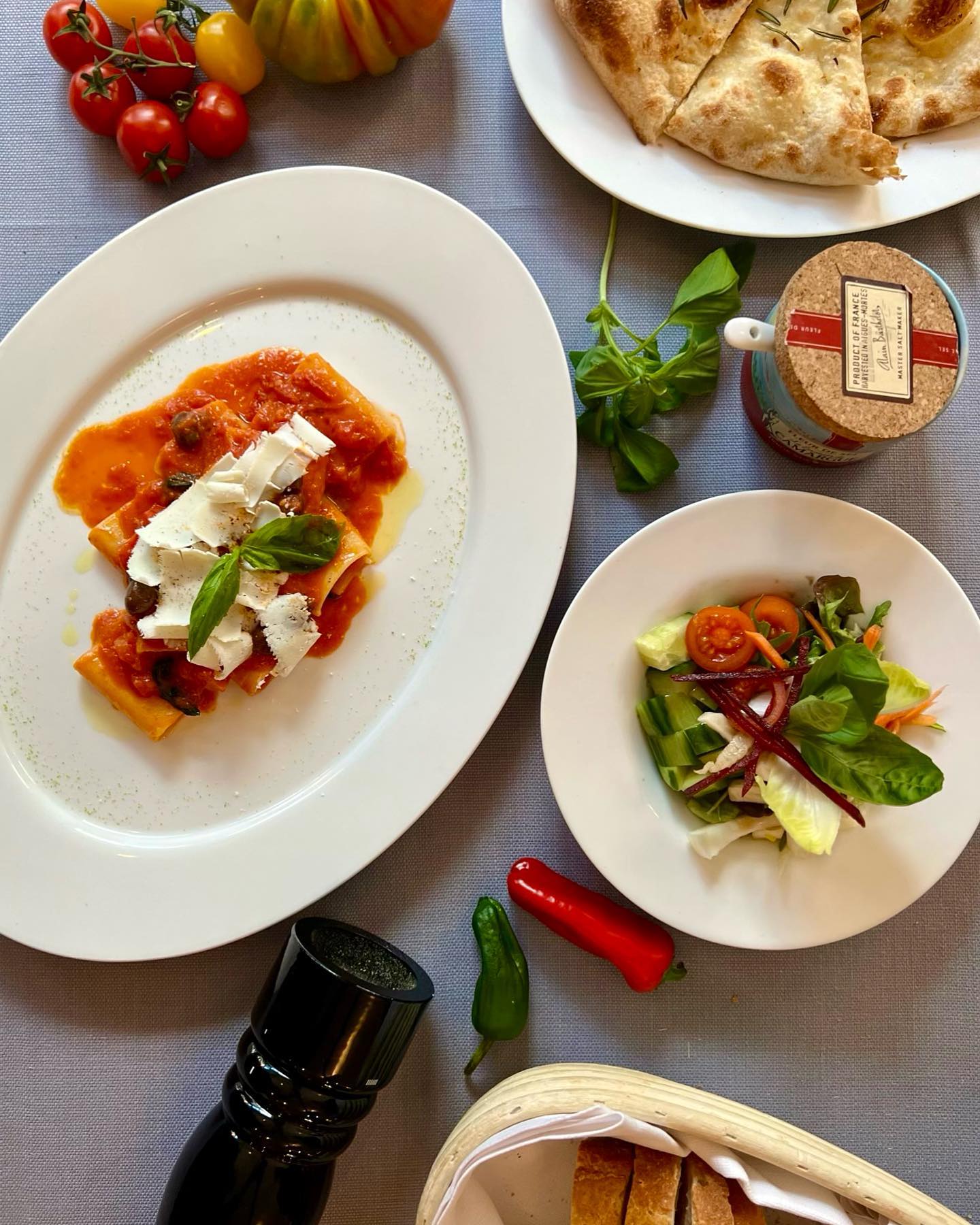 You had me at Pasta! 🍝 Ciao Amici, wir hoffen ihr seid gut in die neue Woche gestartet. Genießt das schöne Wetter ☀️, am besten bei uns auf unserer neuen Terrazza! A Dopo 👋🏻 #pizzapastaandmore #tuttipazziperlacucina #lacucina #münchen #italianfoodmunich