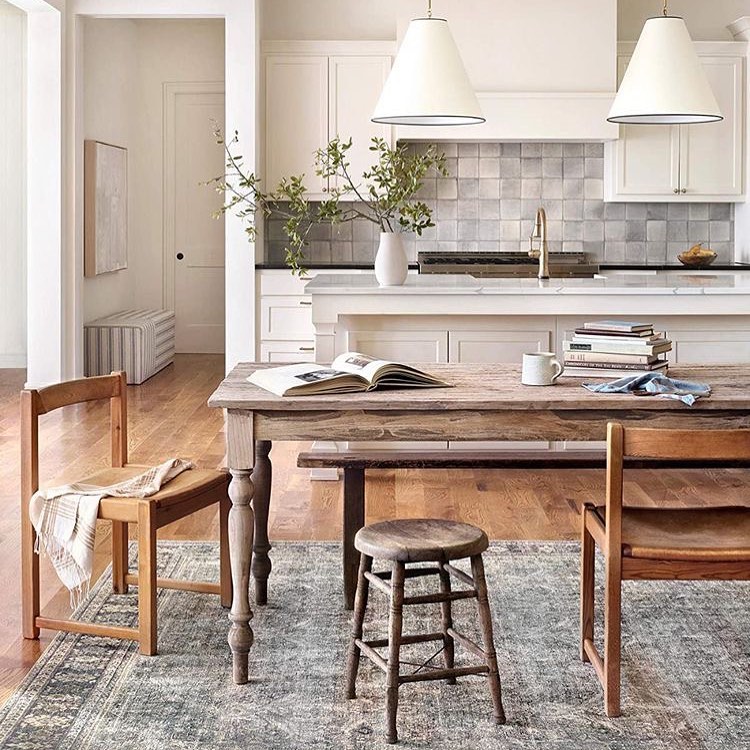 Happy Sunday! We just got back from a magical week long trip to Disney with the family so I'm spending this Sunday relaxing and gathering inspiration for a new kitchen project. 📷 | via Pinterest