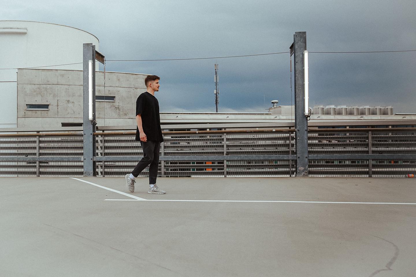 Rooftop mood.
#portraitphotography #portrait #model #modelshoot #karlsruhe #influencer #julianapaulosphotography #kuenstlershooting #photoshooting #shooting #fotoshooting #fotograf #maleshooting #artistshoot