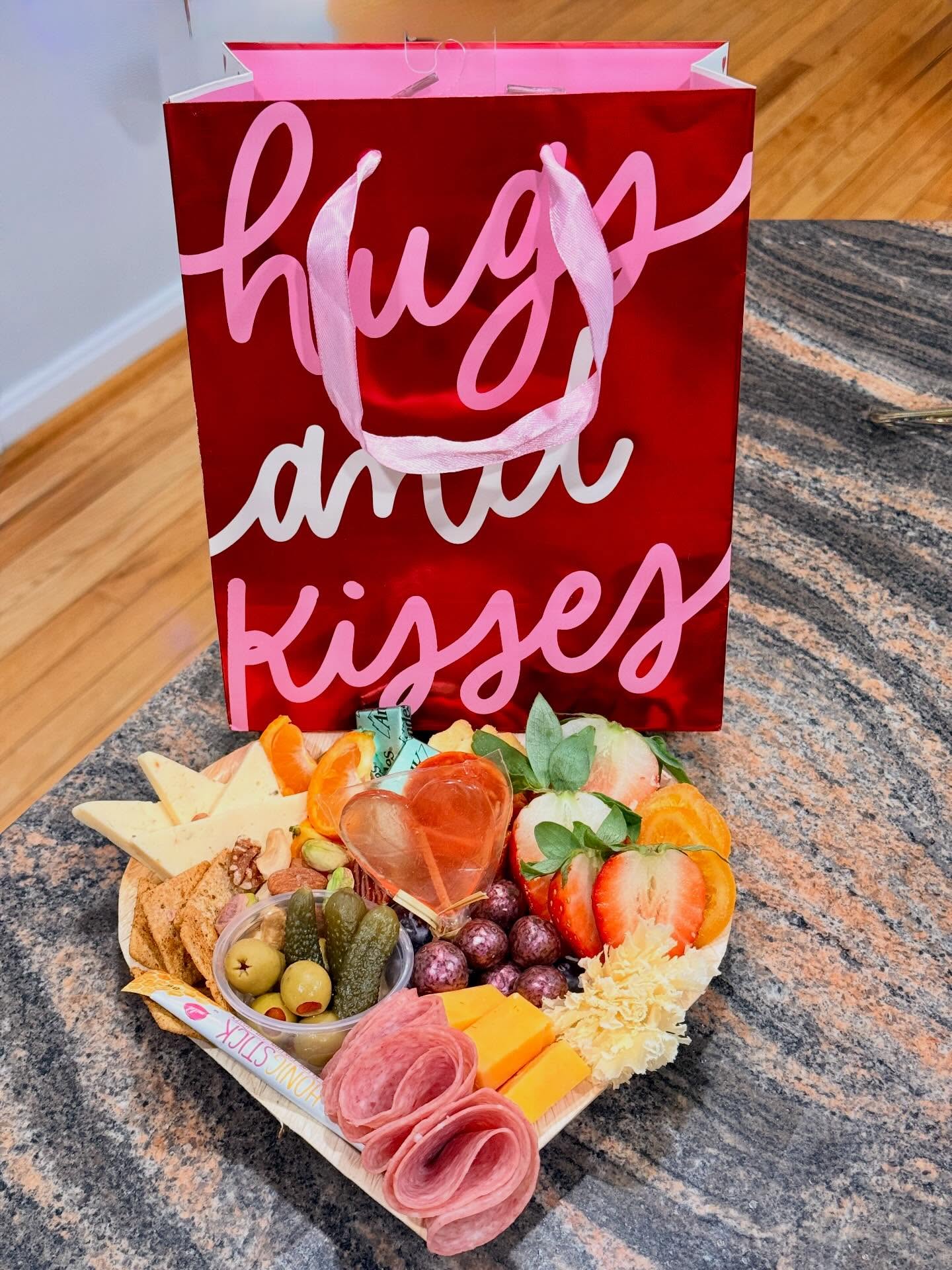 Small gestures of love. What's your love language?
#lucylouscharcuterie #valentines #❤ #dontwait #getyourorderin