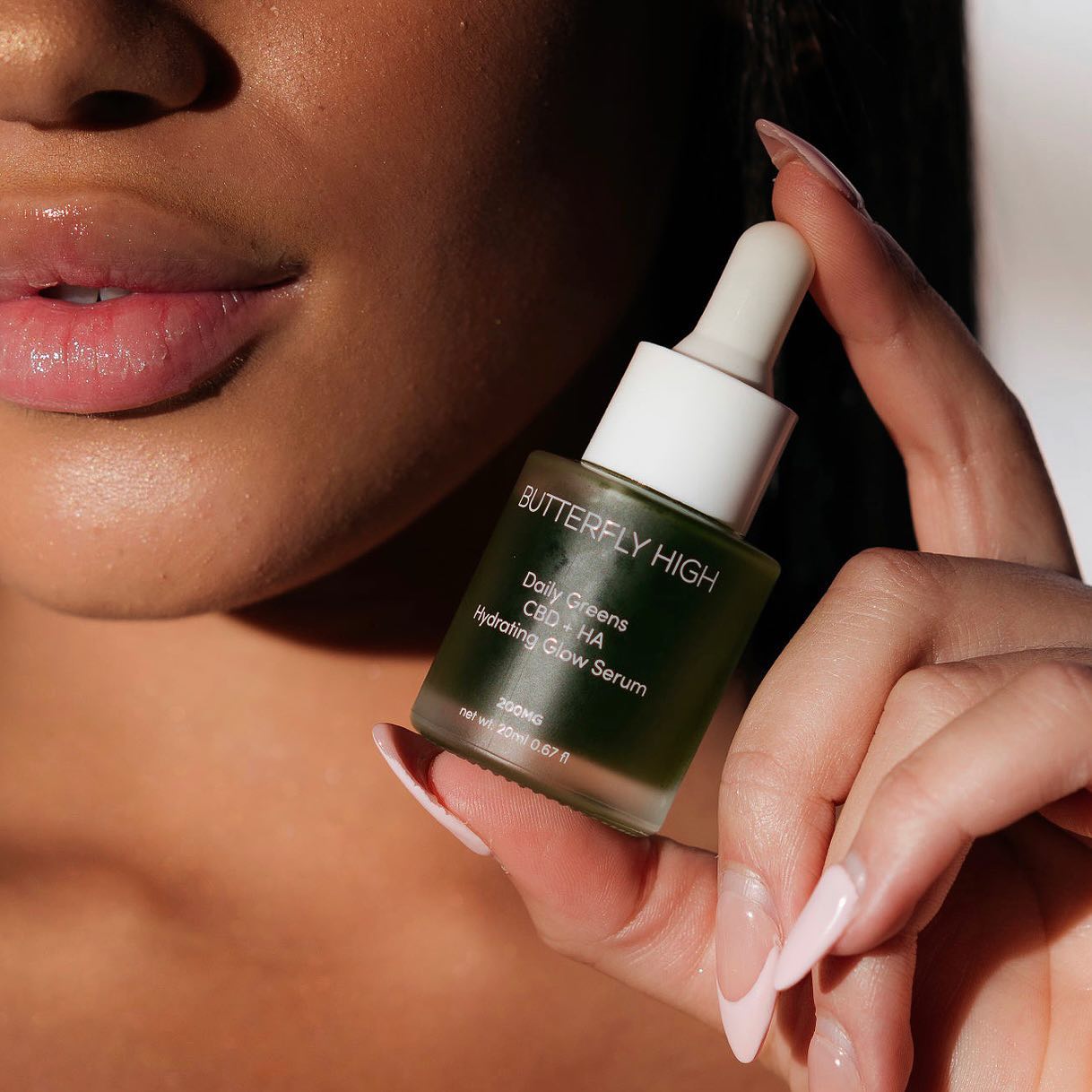 3 HOURS LEFT to shop 25% off our website ! purchase the daily greens hydrating glow serum for the perfect glowy look. link in bio