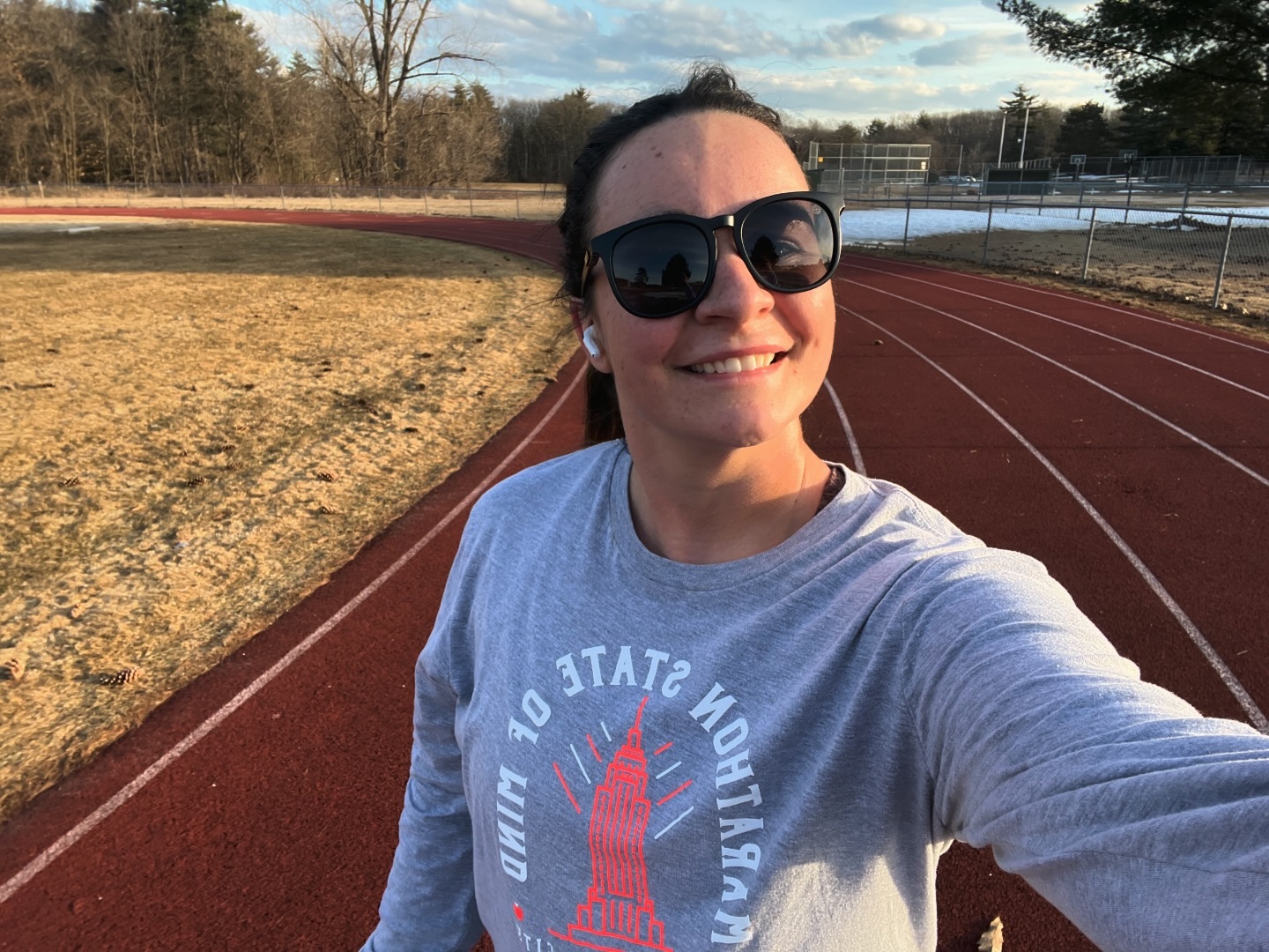 Track days are back 🏃🏻♀️🏃🏻♀️🏃🏻♀️ #track #trackandfield #workout #run #runner #runnergirl #runhappy #runnh #nuunlife #brooksrunning #garmin