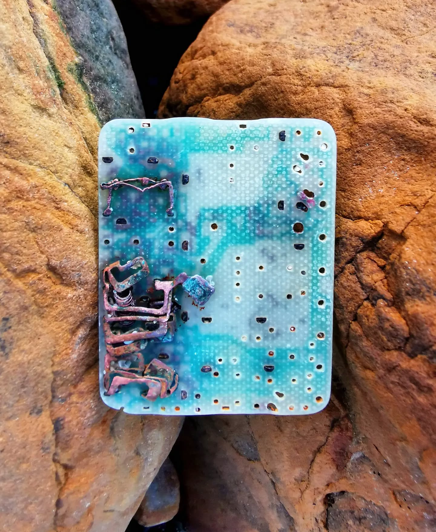 Something I find endlessly fascinating are the effects of time/ weathering on man made materials.... I found this old circuit board today on my daily beachcomb - beautiful visually but ugly environmentally....
#beachfinds #erosion #decay #rust #rustlove #beautyindecay #inspiration #photography #contrast #beachcombing #beachcleanup #turquoise #sandstone #time