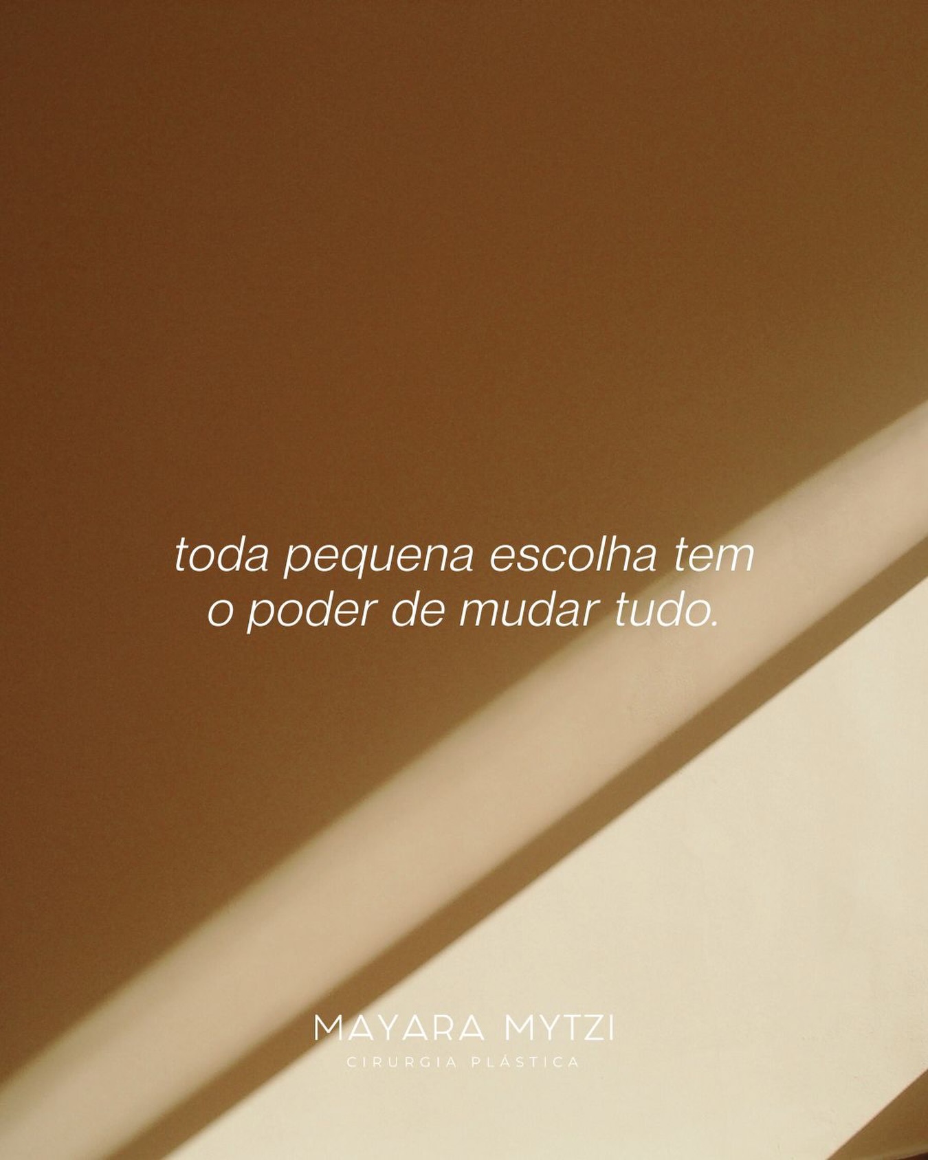 Escolher se cuidar, ouvir o que você sente e fazer algo por você (do seu jeito, no seu tempo) pode transformar muito mais do que a aparência.
Meu trabalho é acompanhar você nesse caminho com verdade, segurança e naturalidade. 🤍
Dra. Mayara Mytzi
CRM SP 136.044 • Médica
Cirurgiã Plástica • RQE 66881
#dramayaramytzi
#cirurgiaplastica