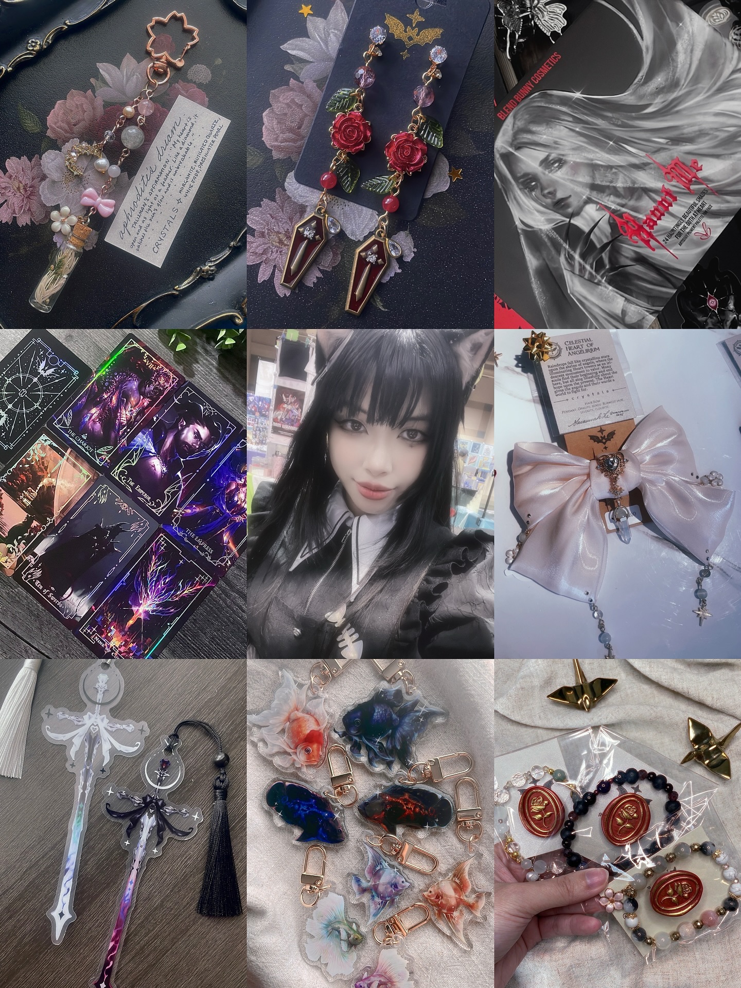 ⌜ 𝟐 𝟎 𝟐 𝟓 ⌟ ✥ ⋯ ⟩⟩ 𝙥𝙩. 𝟐
These are some magically key products from 2025 I’ve handmade myself or had my artwork printed on ♡ Besides the Haunt Me palette which was a collab, these are products that were popular at conventions!
This year has been a tug-of-war between myself and working cons… I absolutely love being there and meeting everyone! Whether it is my shop identity, managing con prep, or even just my future in the space, I feel like I’m still figuring it out.
A whole lot of you wonderful people I’ve met while working these cons have helped me see who I am and what I can be. You guys make me feel like I can belong somewhere, and that there’s always people who get me!
This 2026 is going to come with some big rebranding, and I am excited to hone into the thing I really love. ♡
My handmade pieces fly off the shelf so fast, I cant seem to keep up!
#2025recap #digitalartistsoninstagram #fantasyartist #handmadeartist #fantasyjewelry