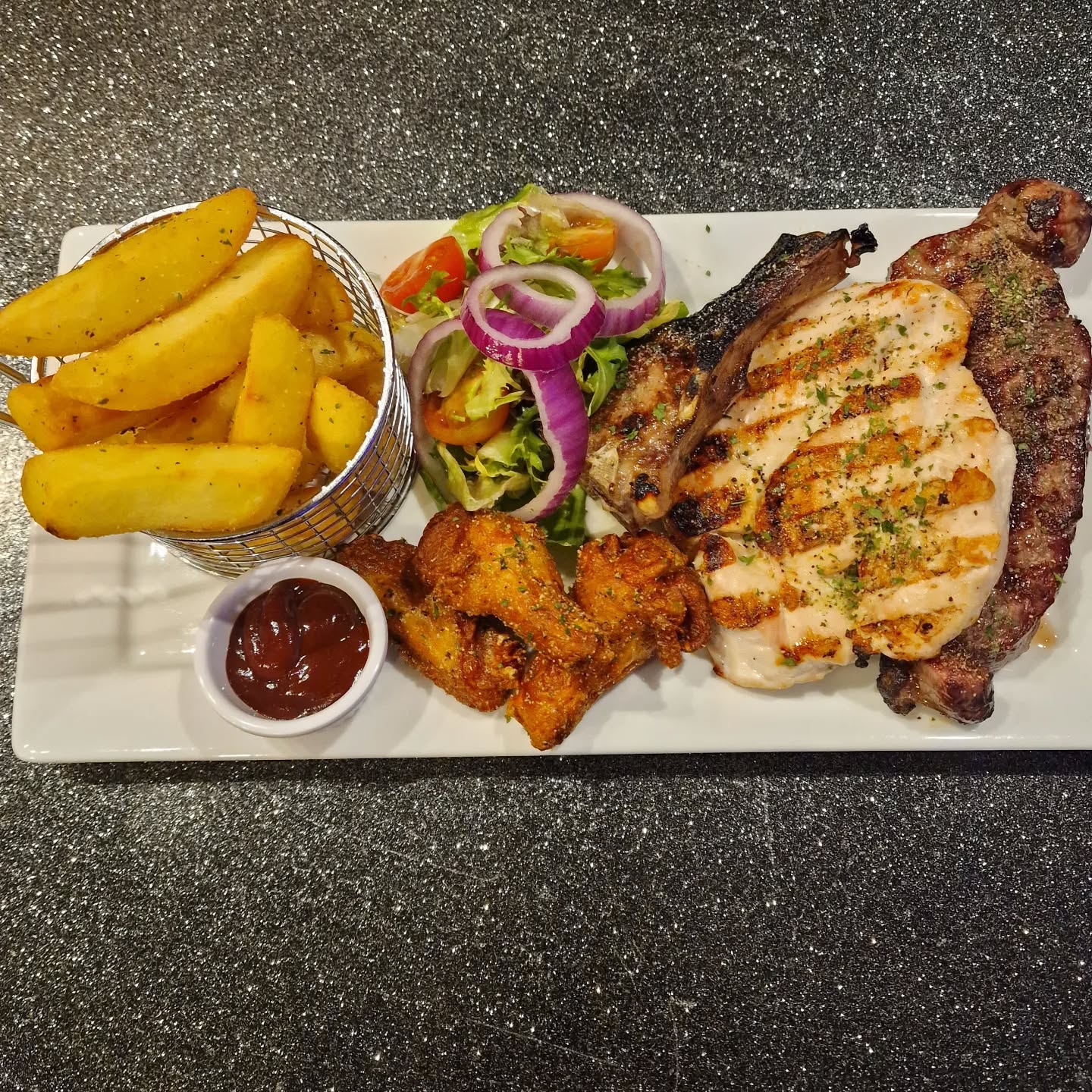 Our Grill Platter now available on out New Menu 🥩🥩
#steakhouse #steak #food #foodporn #meat #bbq #foodie #beef #instafood #steaklover #grill #restaurant #foodlover #meatlover #steakdinner #foodstagram #carne #steaks #dinner #foodphotography #delicious #ribeye #yummy #burger #foodblogger #steakporn #wagyu #barbecue #steaklovers #lunch