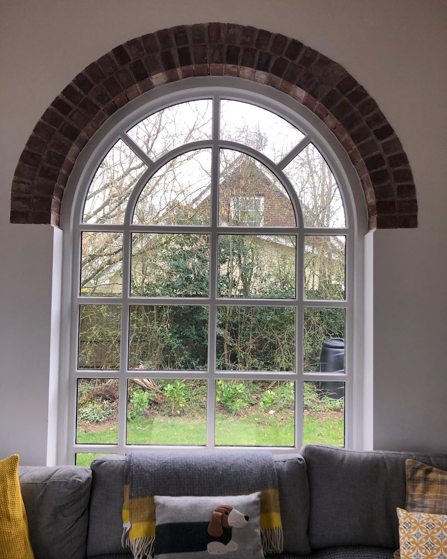 As the year comes to an end. A look back at one of the previous jobs. Internal view of a constructed opening and supplied picture window.
.
.
.
#picturewindow #window #bespokebuilds #gardenroom #openplanliving #kitchendesign #ruralkitchen #brickarchitecture #woodenwindow #luxuryhomes #luxuryhousedesign #luxurylivingroom