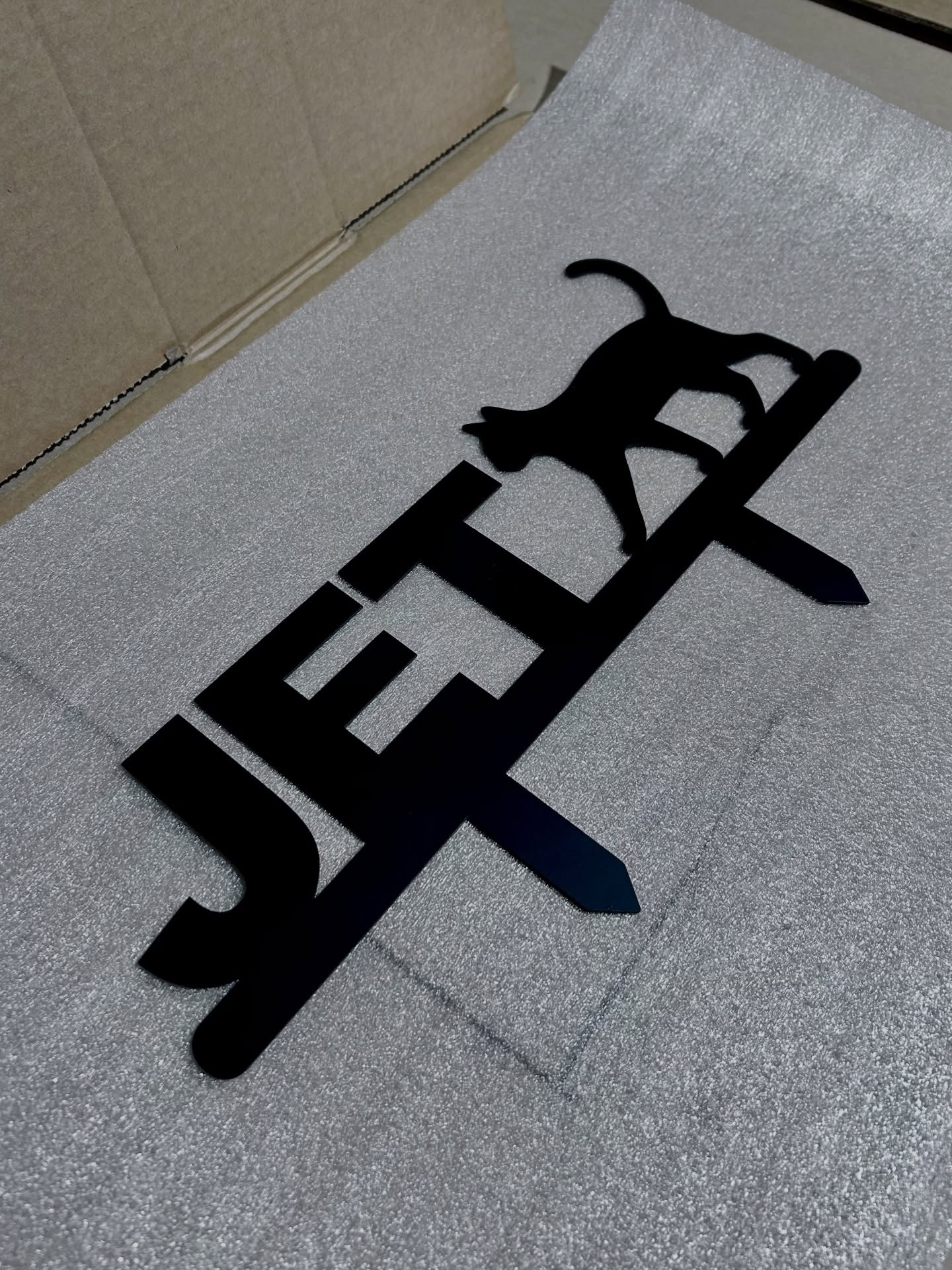 Boy oh boy, is it warm out there 🫠 It’s been one of those months where the weather really sets the pace.
Extreme heat days mean we’re unable to weld or grind due to fire and safety restrictions 🔥 So today we’re taking the opportunity to focus on packing up orders and getting finished pieces ready to head out the door instead.
The past few weeks have looked anything but typical for us. Between extreme heat days and total fire ban conditions, our schedule has shifted to very early mornings and very late nights 🥱 constantly reshuffling production to ensure everything we do is safe, compliant and done properly.
This has also been our busiest start to a year yet. An incredible volume of orders moving through the workshop at once is something we’re deeply grateful for, but paired with these weather conditions it’s added an extra layer of challenge to every step of production. It’s meant being flexible, patient and intentional about how and when work gets done.
So here we are, making the most of a public holiday to pack orders and keep things ticking along 📦 We’re incredibly grateful for the patience and trust behind every order, and we hope everyone, two and four-legged, is keeping cool and looking out for one another 🫶🏻