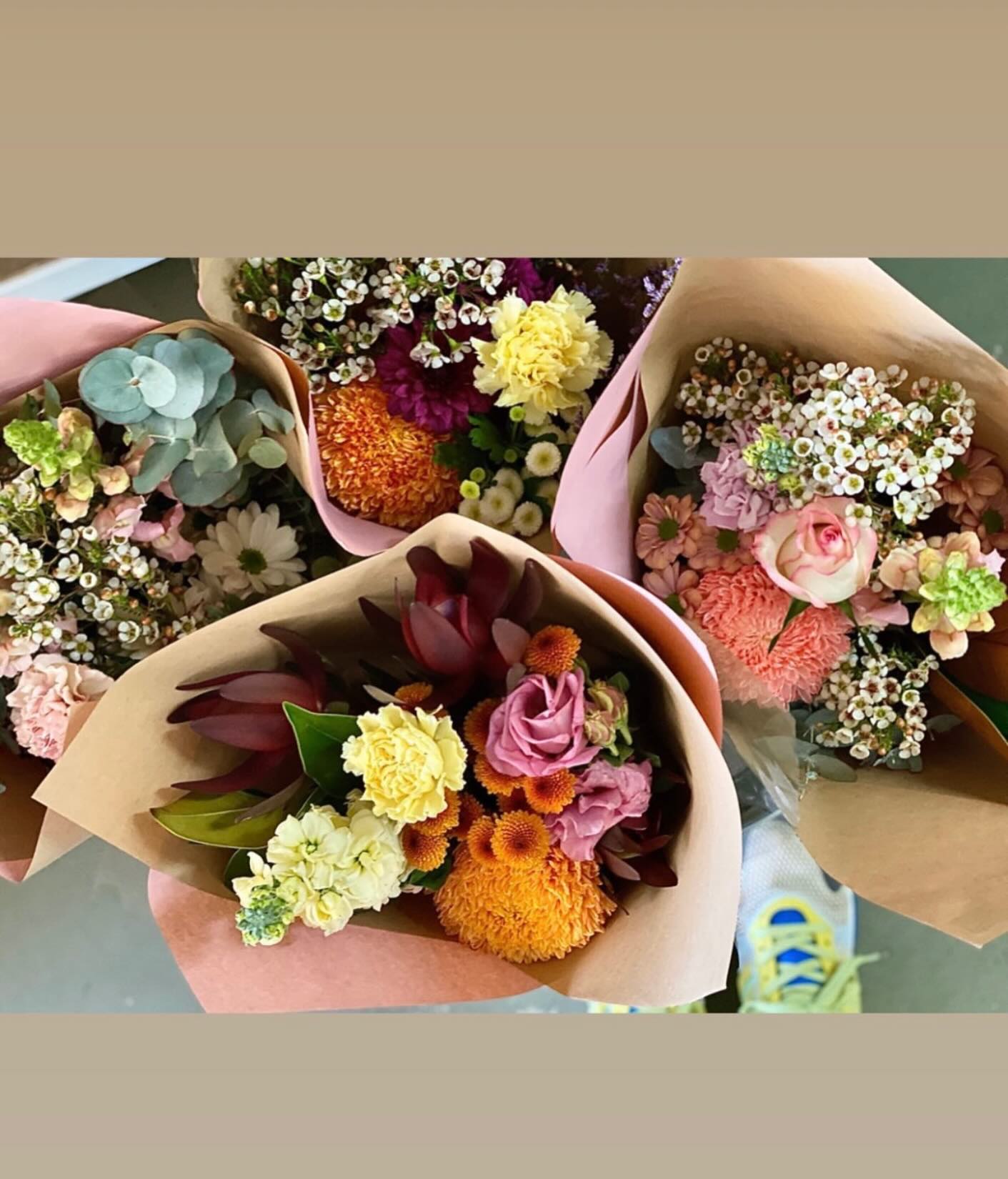 💕 Valentine’s Day is almost here 💕
Love is in the air… and so are the flowers 🌹
We’ve been busy creating swoon-worthy Valentine’s blooms — think lush red roses, soft blush tones, dreamy pinks and a whole lot of love wrapped up in petals. Perfect for lovers, crushes, soulmates, besties (and yes… yourself 💁♀️).
🌹 Roses & romantic bouquets
🌸 Beautiful seasonal flowers
🎁 Thoughtful gifts to make hearts flutter Coming soon…