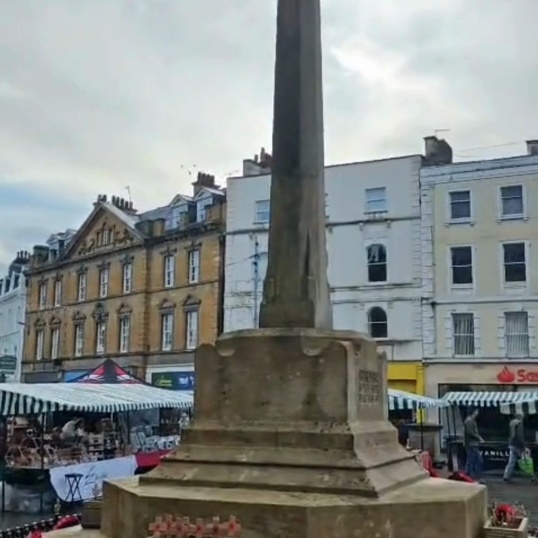Cirencester Market on a grey day, but still full of life.
Food smells drifting, people lingering, and tables doing what tables do best.
There’s something about markets that just works, whatever the weather.
We’re always chuffed to spot our Partybench tables out in the wild, especially with legends like Burgerlish 🍔 - always champions of great food and good vibes. 💛
#CirencesterMarket #MarketLife #StreetFoodUK #Burgerlish #Partybench #TableAndBenchHire #FoodMarket #GoodFoodGoodCompany @burgerlish
