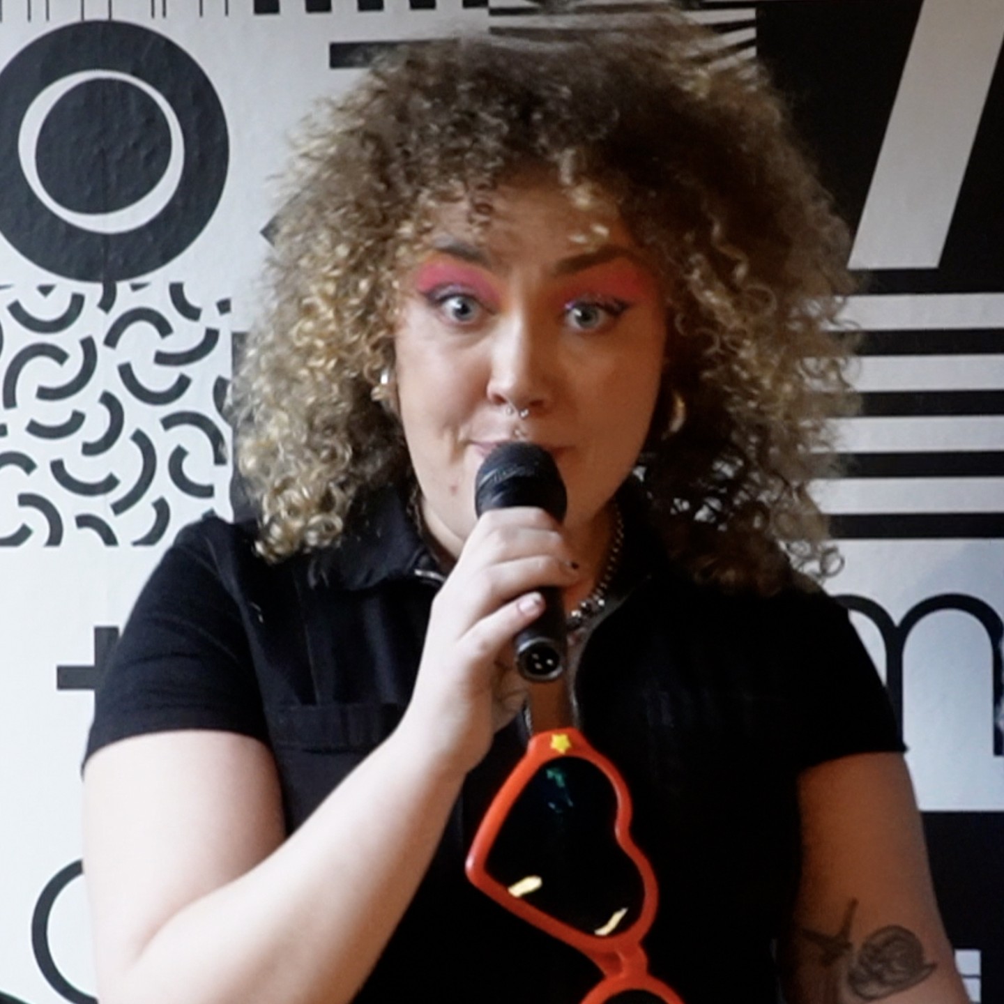 5 days to go.. โIsn't This Where We Came In?โ by The Ruby Welts is out Fri 22nd March! ๐ค๐ผ๐
Here is Jaz in in the video shoot.
You can pre-save โIsn't This Where We Came In?โ from our link in bio.
โIsn't This Where We Came In?โ is a Pop-Folk song with Indie-Folk vibes. ๐ธ
The Ruby Welts are an Indie-Folk, Folk-Rock, Pop-Folk band influenced by The Lumineers, Mumford & Sons, Vance Joy, Mighty Oaks, Of Monsters and Men.
#popfolk #newmusic #indiefolk #folkrock #folkmusic