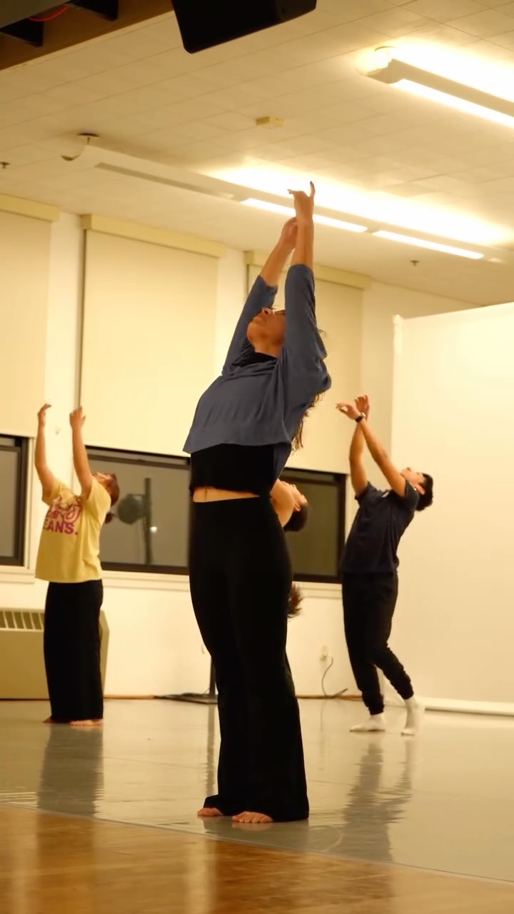 We have another Contemporary Modern Pop-Up Class this Wednesday with Jessica!
Jessica’s class is a culmination of her studies in classical modern and contemporary techniques. Her work as a functional movement trainer is infused in her teaching, prioritizing safety, proper form and alignment. She explores movement that can be physically vigorous, but also supple and fluid. The balance between grounded strength and control with fluidity and flow is a foundation of Jessica’s movement. Musicality, rhythm, and thoughtful sequentiality are explored in her class.
Class will begin with a thorough full-body warmup moving in and out of the floor, progress to standing sequences, and will build to an expansive phrase. Jessica creates an inclusive environment where we can harvest individual expression and joyful movement.
📅 Wed Jan 28
⏰ 6:30 - 8pm
📍 Light Box Theater
🔗 Register at the link in bio
#SDDT #SanDiegoDanceTheater #SanDiegoDance #SanDiegoDanceClass #DanceCommunity