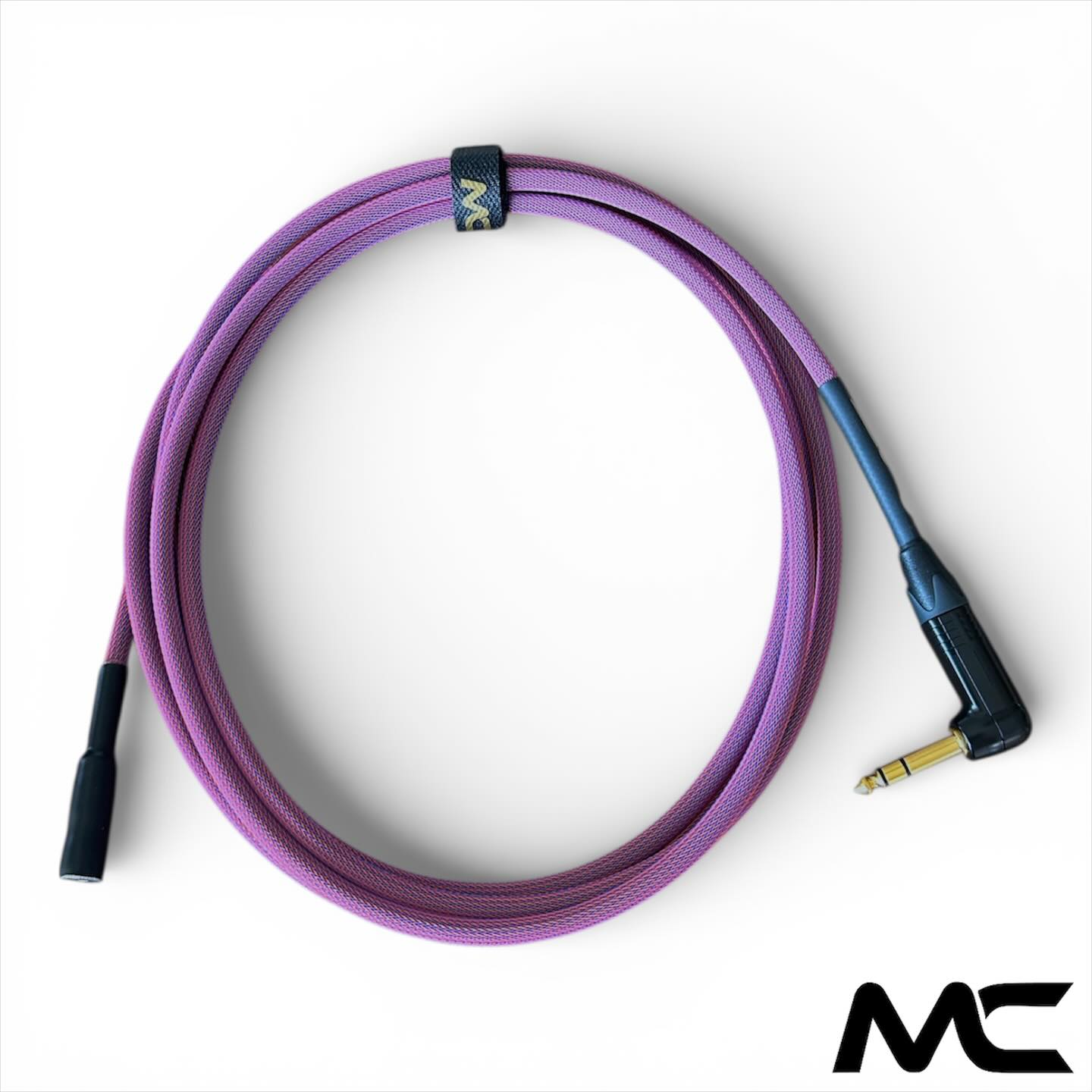 MC CUSTOM Headphone Extension Cable
-
-
Want to customize this same look? Here’s the SPECS:
COLOR: Super Hero
PLUG 1: Gold TRS 1/4inch (Right-Angle)
PLUG 2: Gold TRS 3.5mm Jack
LENGTH: 8 feet
-
-
#patchcables #guitarist #fenderjazzbass #guitarbass #acousticguitar guitarplayer guitarra electricguitar guitarsolo fenderguitar Instaguitar guitare gibsonguitars fenderguitars guitargear taylorguitars drums drummers gospel guitarists guitarsofinstagram classicalguitar instagrsmlive bassgruve guitarworld keyboardest instrumentcable neutrik vlogcable