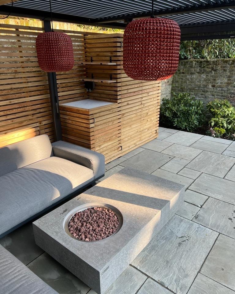 Garden chill out space completed…nice to be working with Marek at mmscape again ..clever design and excellent workmanship …we definitely delivered !
#contemporarygardendesign #gardenroomdesign #gardeninspiration #gardendesign #gardenpergolas #gardenchillout #gardenchilling #outdoorliving