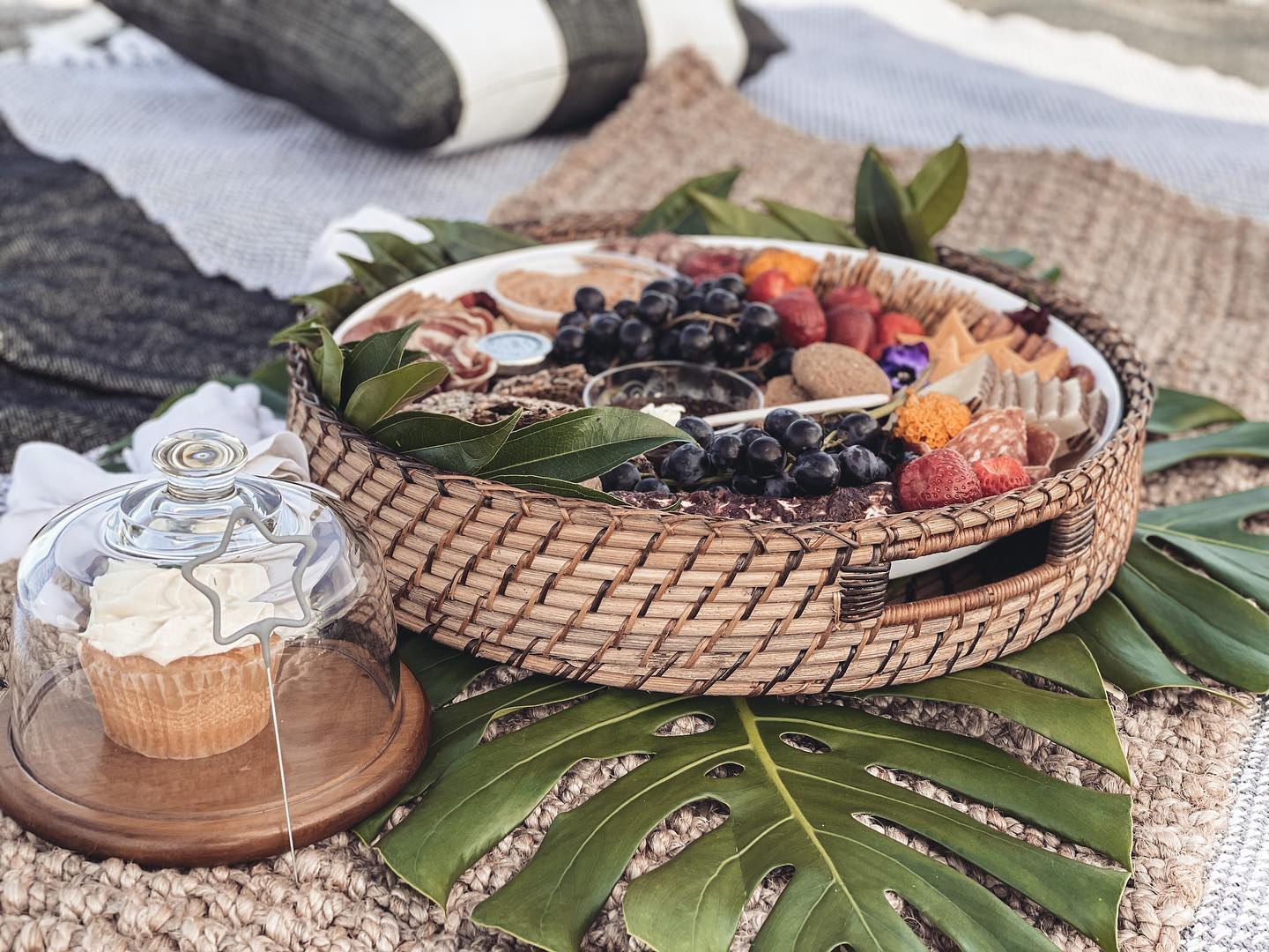 How’s the New Year coming along for everyone?!
Happy 2023, everyone! Here’s to a new year and further growth.
#palmbeachpicnics #pbpicnics #palmbeach #luxurypicnics #palmbeachisland #singerisland #florida #picnic #picnicdate #romantic #charcutiere #palm #beachlife #beachdates #picnictime #picnicbasket