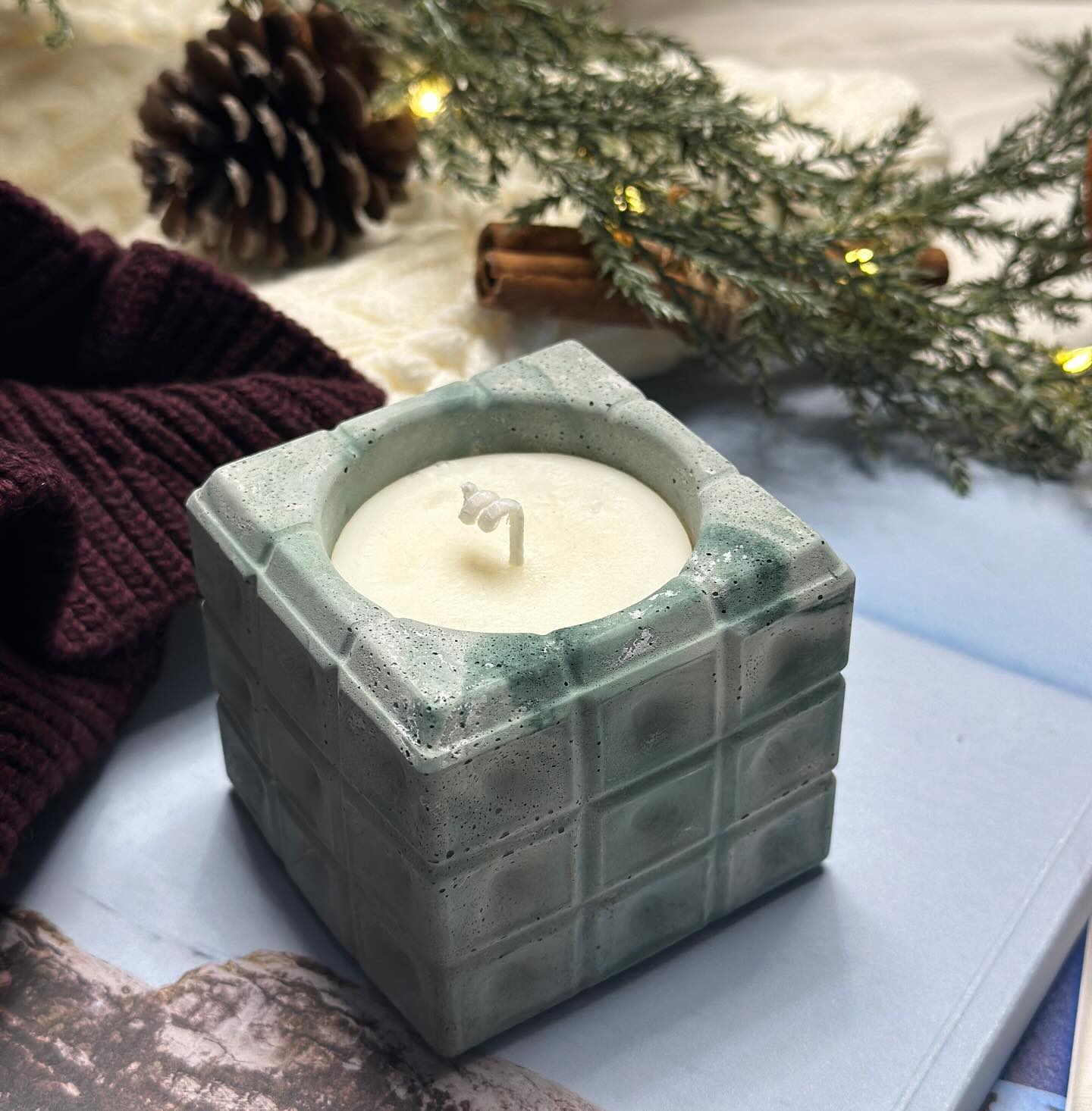Le Cube.
Inspiré du plombier le plus connu au monde!
#bougie #candle #handmade #paris #france #beton #unique