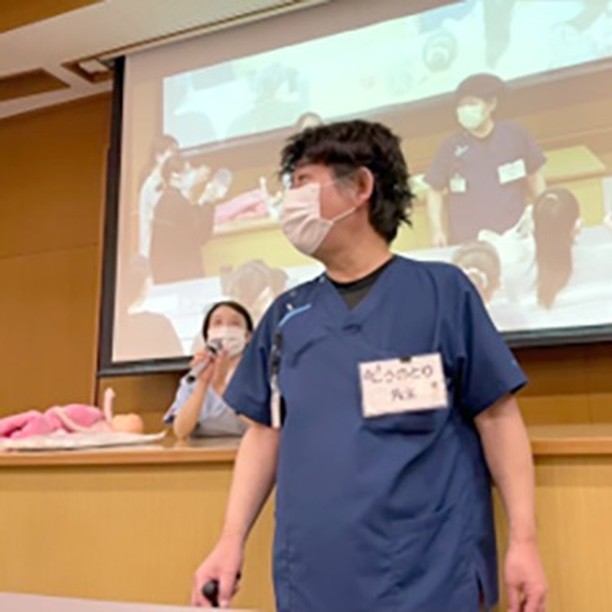 コウノトリ先生になりきって、学部生のアクティブラーニングをしています。
・
#滋賀医科大学
#臨床看護学講座
#クリティ