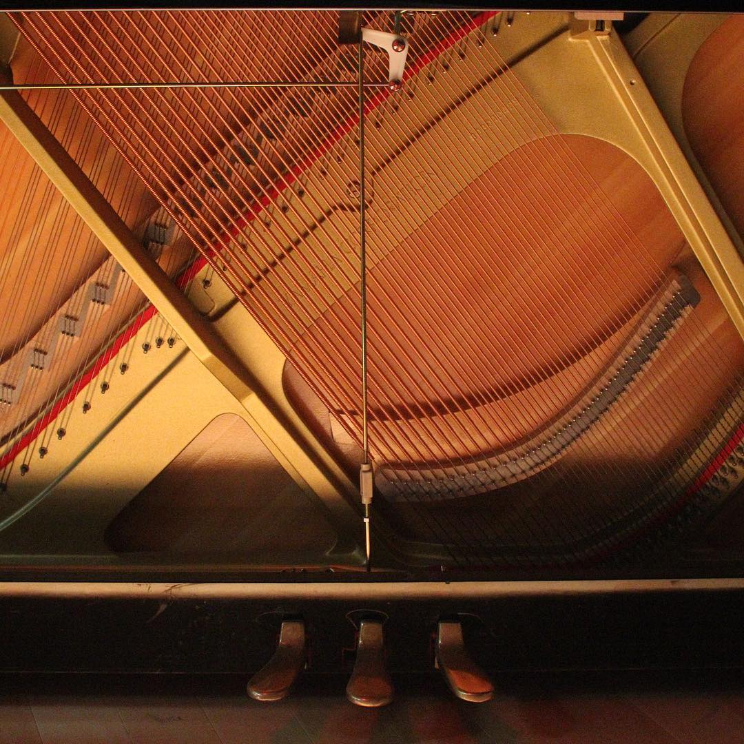 #yamaha U1 upright piano #sonikwire #sonikwirestudios