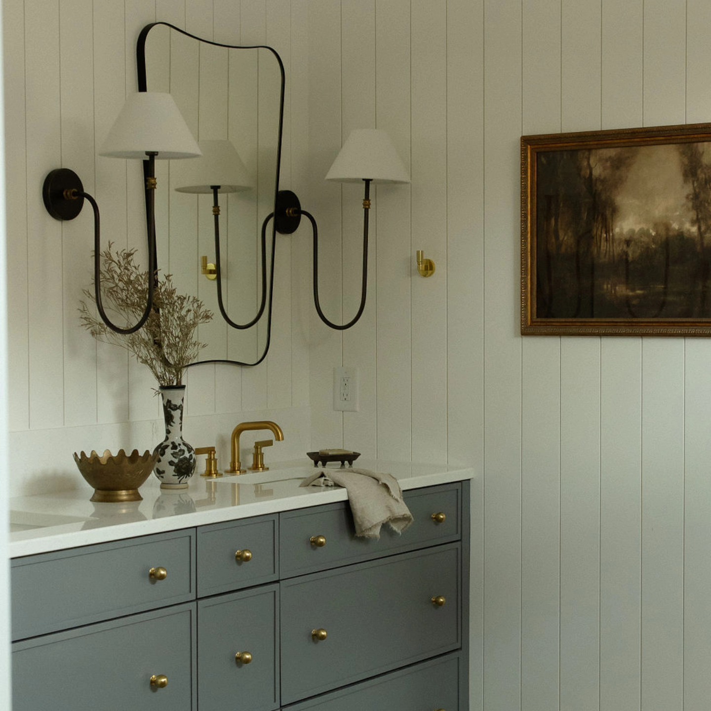 Happy March! Our house made it through the flu last week. We are counting down the days until spring around here! I can't wait for the spring flowers and sunshine. We have lots of exciting things happening around CKH, including welcoming a new member to our team! I can't wait to introduce you to Jenna, who started with us this week. We have a few more project starts available for this spring. If you have any upcoming projects you would like help with, shoot us a message.
Design @cassieklassenhome
Photos @katieskinner.interiors
#westmichiganinteriordesigner
#nortonshoresinteriordesign
#nortonshores
#bathroomdesign
#muskegoninteriordesigner