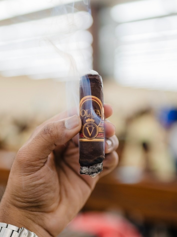 Today the Tor Tour 2026 group are visiting @olivacigar and stepping into one of the most respected names in the industry. 🇳🇮
While they experience it firsthand we are sharing a few moments from last year’s visit to the factory. 🔥
With a legacy rooted in family tradition and a reputation for exceptional quality and consistency Oliva remains a key stop on the Tor Tour and a place that perfectly showcases the strength of Nicaraguan cigar craftsmanship.
#olivacigar #newworldcigars #tortour26 #cigartour #oliva