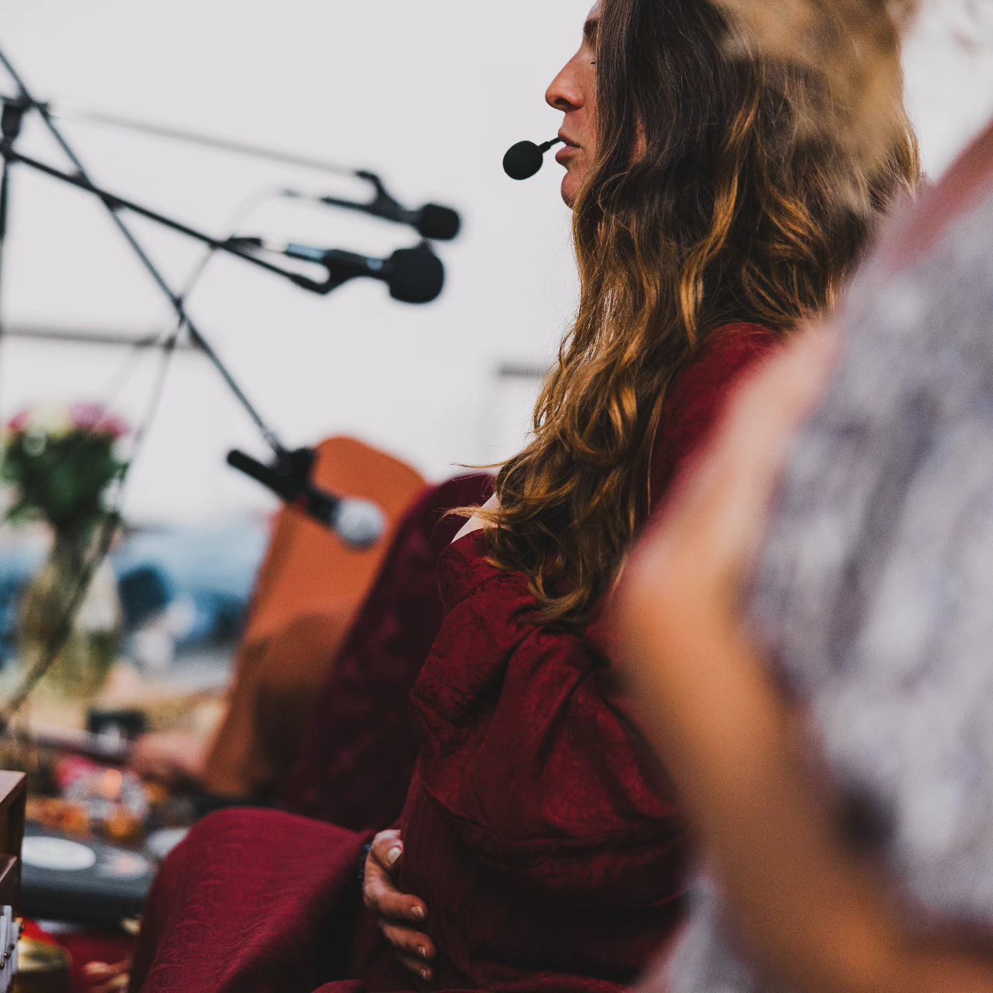 Something that I have learned in the process of life, and still learning to accept, is that everything that happens has its means to a higher purpose.
The healing path is a never ending journey for most of us who commit to releasing the negative patterns of the past our soul is carrying, connected to our inner child, ancestors and past lives.
My soul is on the healing journey, it's a journey that is helping me to remember my gifts, my wisdom, my mission.
I am healing first of all for mySelf and now most of all also for my daughter so that she will not carry the Ancestral burdens that most of my ancestors, my parents and I have carried.
I can heal and let go. So I choose to do this, for her and for mother Earth.
The more we heal, the higher the frequency of light, the happier all living beings will be.
Once we walk the healing path we remember that we can be in service to the healing journey of others. In many ways, maybe through work, maybe as a parent, maybe as a sister.
Healing is nothing to be scared about, it liberates the heaviness we feel inside. Helping us to come home within our heart - true love - pure light.
🤍