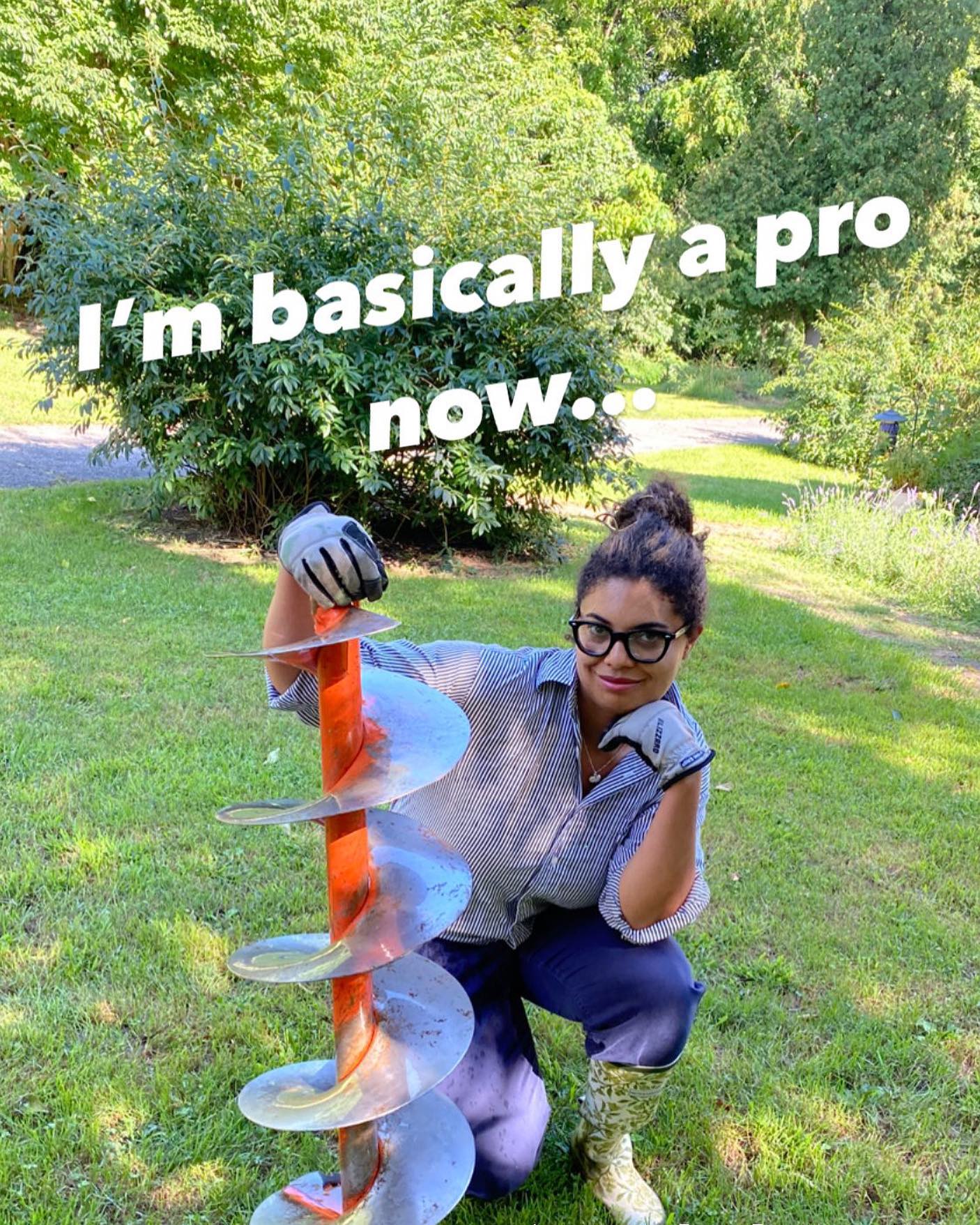 If you want a laugh, just look up “auger fails” and watch grown men get whipped around like rag dolls by these things 🤣#womenswork