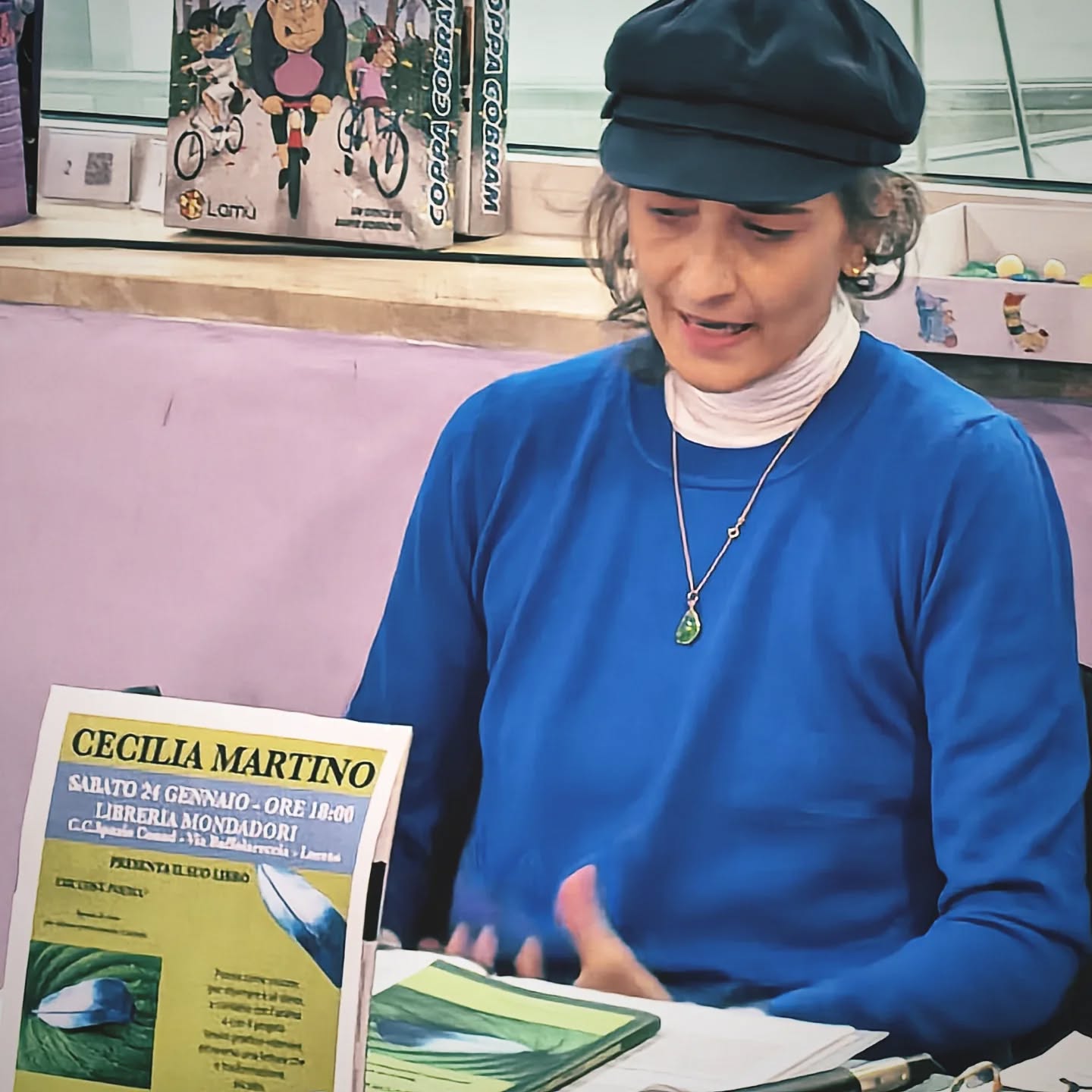 🙏🏽 Grazie per l'incontro sentito e partecipato alla Libreria Mondadori - Atelier Delle Storie di Loreto con la Voce introduttiva di Marinella Domenella, presidente Uniporto e tutte le più intime voci che si sono aggiunte nel dono del dialogo, come Poesia insegna...
Gratitudine e riconoscenza a Federica, Marta e Sara, sensibili custodi della libreria che ci ha ospitato. Il viaggio del libro verde continua...
A presto 🪶📗💙 @ladolfieditore @atelierdellestorie @uniporto.portorecanati
#libro #poesia #ascolto #instabook #librerie