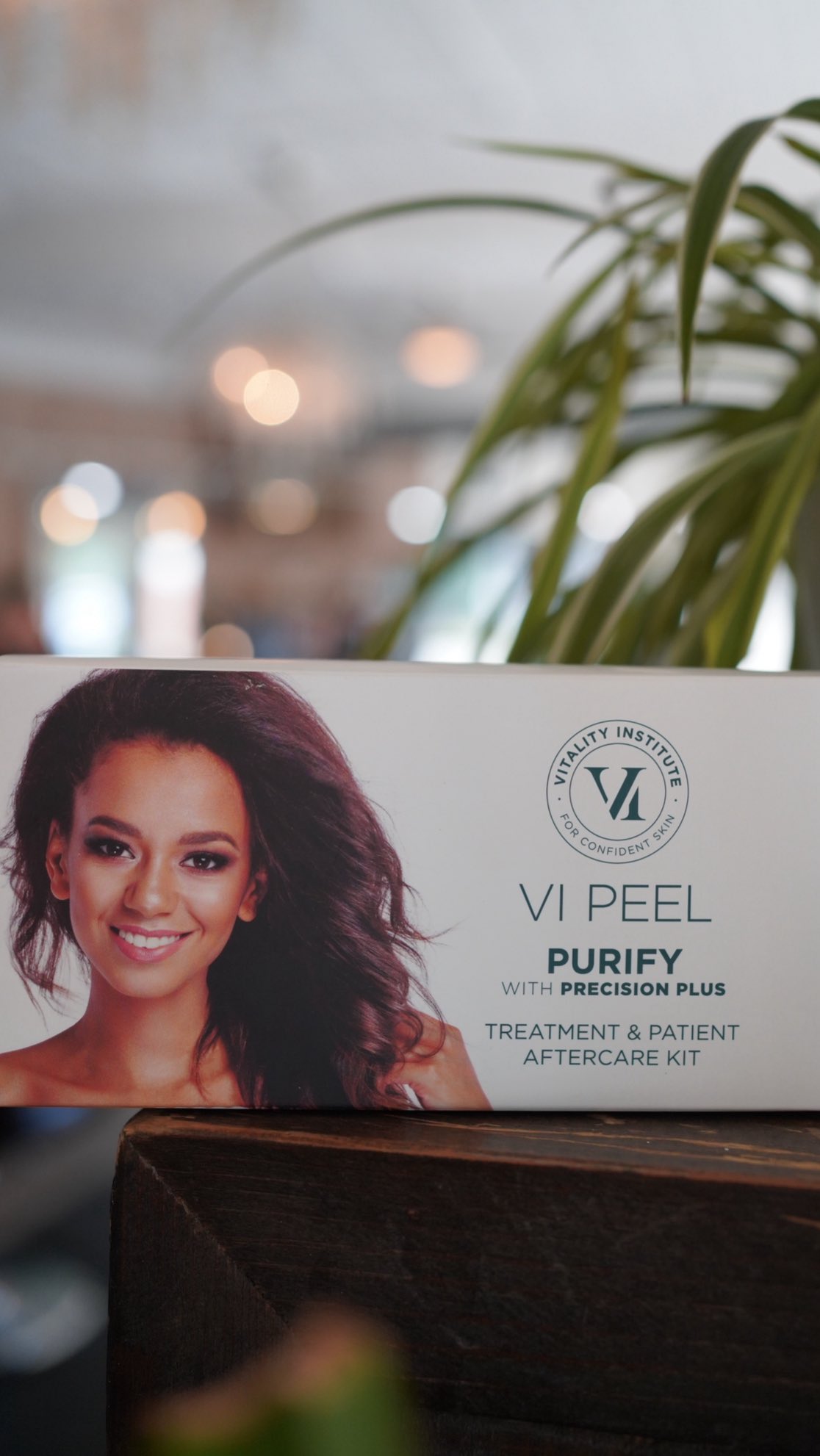 With Hollywood GlowTox, the chemical peel is where real skin renewal happens. And what you do after matters just as much as the treatment itself.
Downtime is usually mild. Expect a little redness, tightness, and possible light flaking for a few days. That’s normal. Your skin is turning over and rebuilding.
What’s not normal is ignoring post care. That’s where hyperpigmentation risk comes in.
During this time, your skin is more vulnerable to UV exposure, heat, and irritation. If you skip SPF, use active products too soon, pick at peeling skin, or expose yourself to direct sun, you increase your chances of developing dark spots and uneven tone.
HWSkin.com