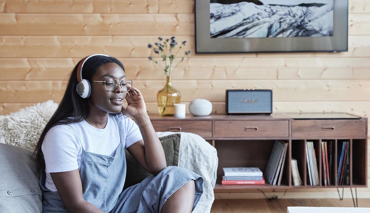 We start into the week with Shirley (@thecocodollzz) rocking “Coachella”, a brand new Addition to the collection. #titanium #girlswithglasses