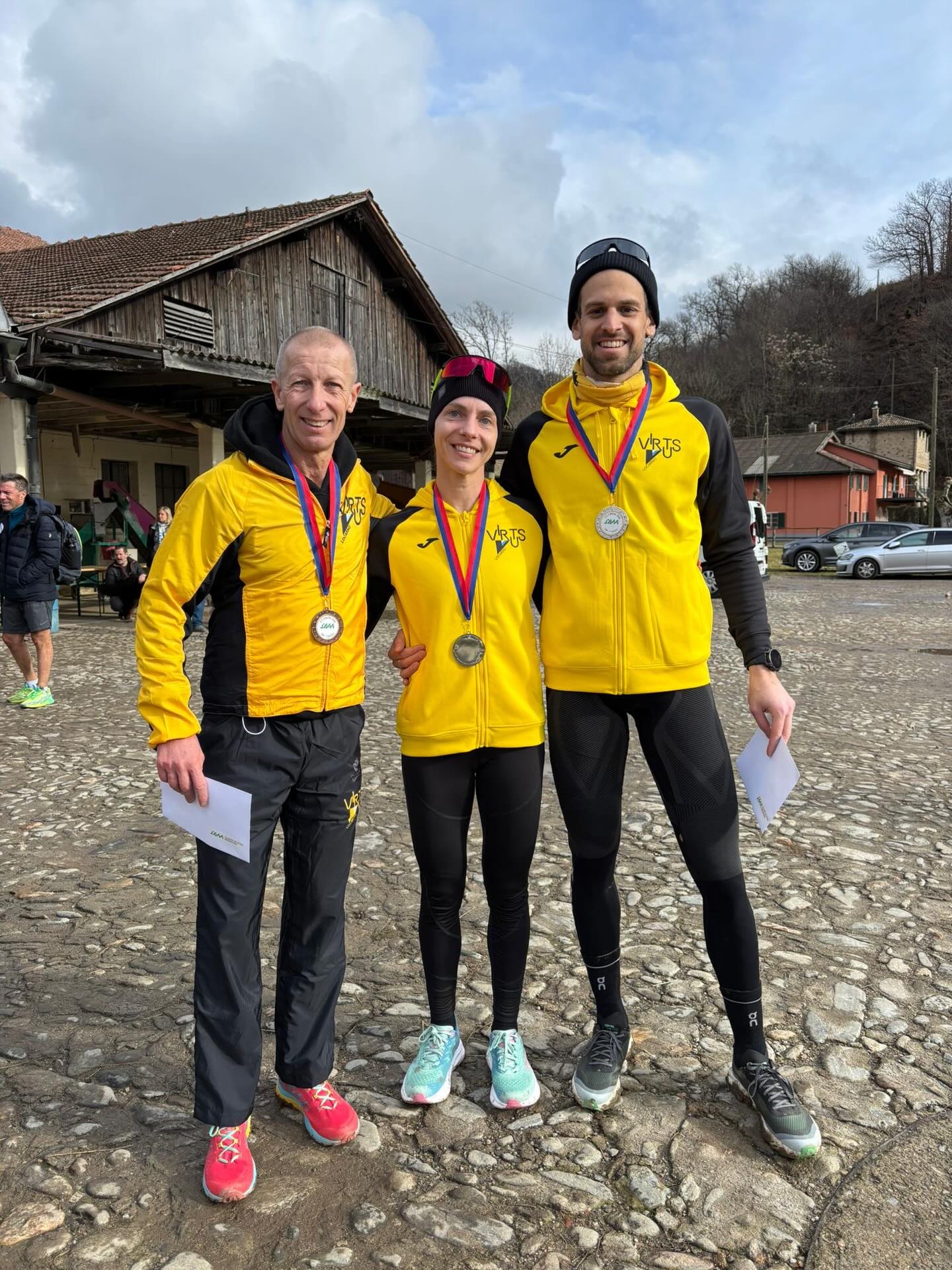 Cross di Vezia 🏃🏻♀️ 25 gennaio 2026 🏃🏻♂️
Grandi riseultati per il team 🤩 nelle loro categorie:
@stefy.b.l arriva 2° 🥈
@damianobarloggio arriva 2° 🥈
e il nuovo arrivato nel team CDO bike&run @marco.oberti64 arriva 3° 🥉
Complementi a tutti 👏🏻
Avanti così ! 🤩
@casadellottica_sa
@dynoptic
@lidlch
@farmaciasolduno.ch
@nikoneurope
@pissei @noe_gianetti #pissei
@performancesport
@giuliani_sa
@parisfalegnameria
@AMIfiduciaria
#crossvezia #run #campionatoticinese #2026 SportPassion race motivation sport competition stravarun cdobikerun