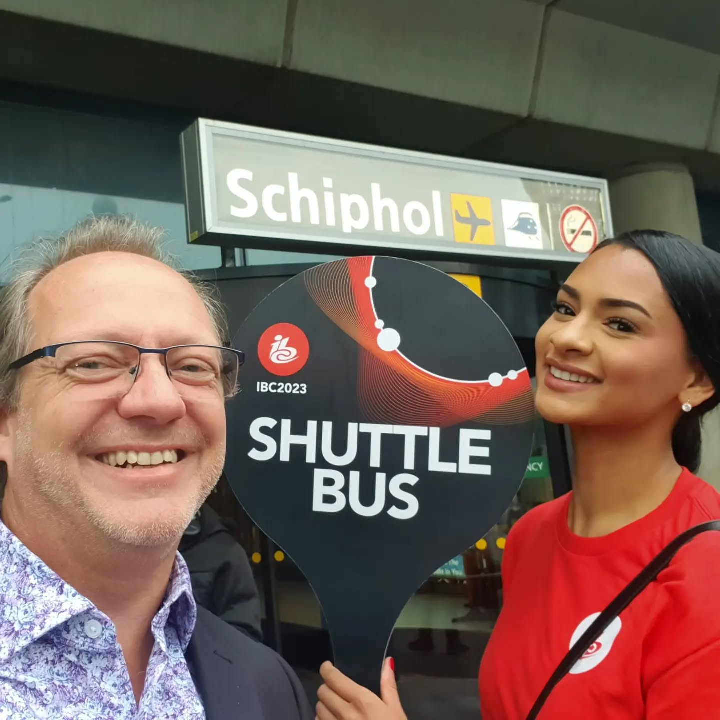 Service with a smile.... An early 3am start from Manchester, but an unexpected shuttle bus to the show from #schipolairport. Couldn't as for more. See you at the @ibcshow