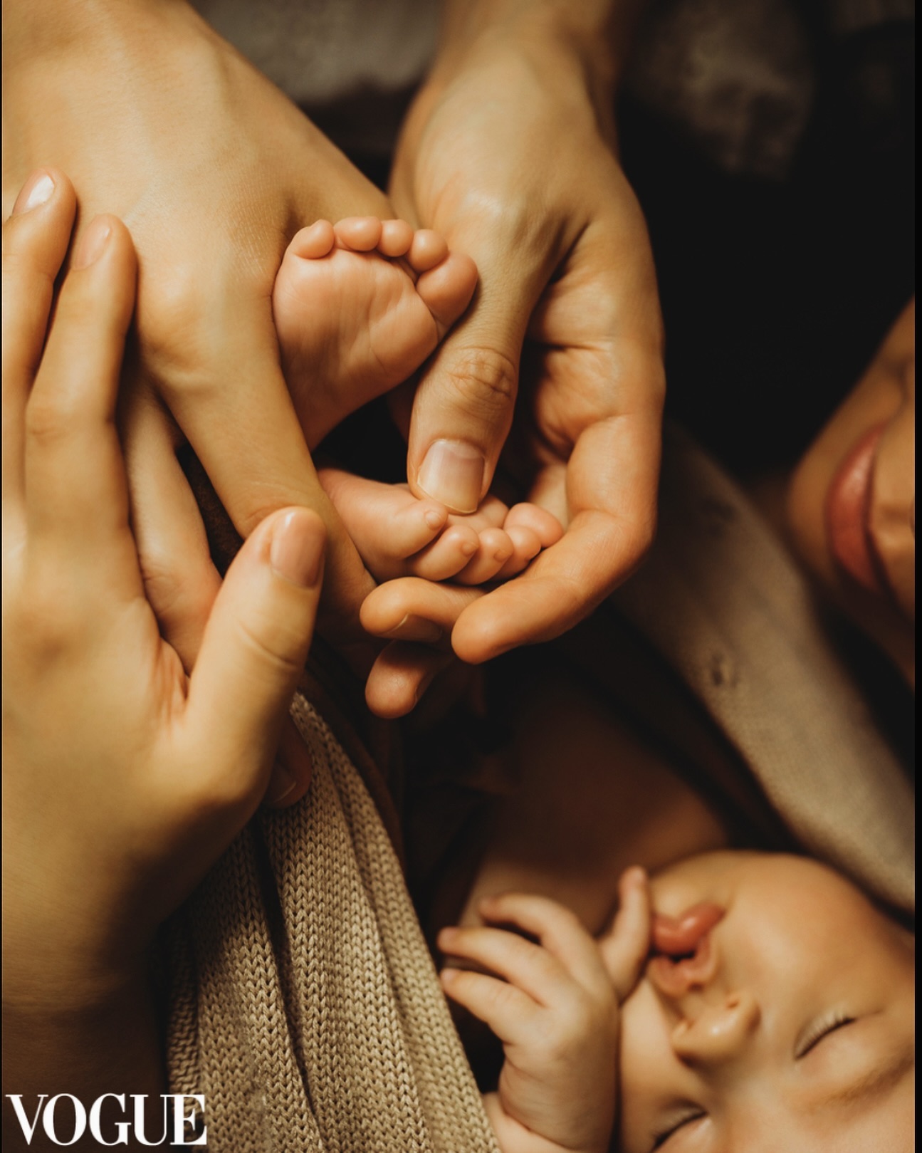 This is my second post for today and some of you have seen this shot on my grid already- only that today I have received another Vogue stamp. I feel so honored and grateful and actually today it made me cry happy tears. I will never get tired of receiving a Vogue stamp and I am so happy they chose this shot because a very special family was involved.
Thank you dear @photovogue