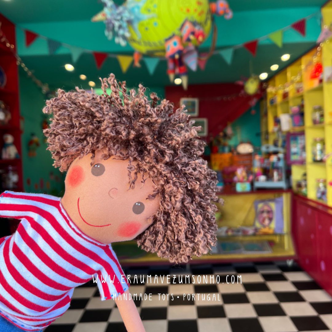 Venham visitar o Luca ao mundo da fantasia e fiquem a conhecer a sua história 😊
Rua Augusto Rosa 27, 1100-058 Lisboa
#eraumavezumsonho #E1X
#handmade #handmandetoys #mundodafantasia #novo #bonecosfeitosàmão #portugal #artesanato #lisboa #new #luca #mundodaterra #deliveryworldwide