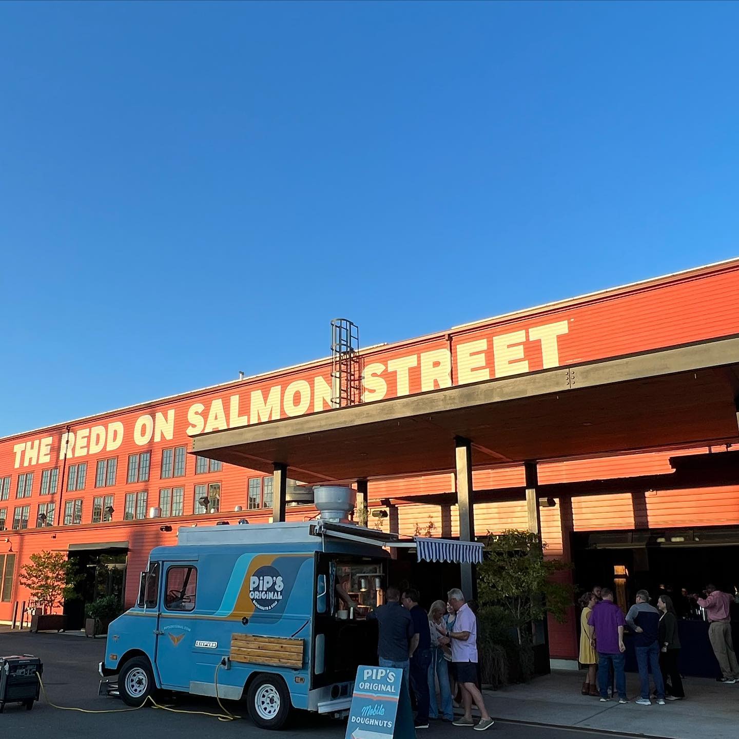 Summer nights at @reddonsalmon! And of course, one of our favorites, @pipsmobile.
