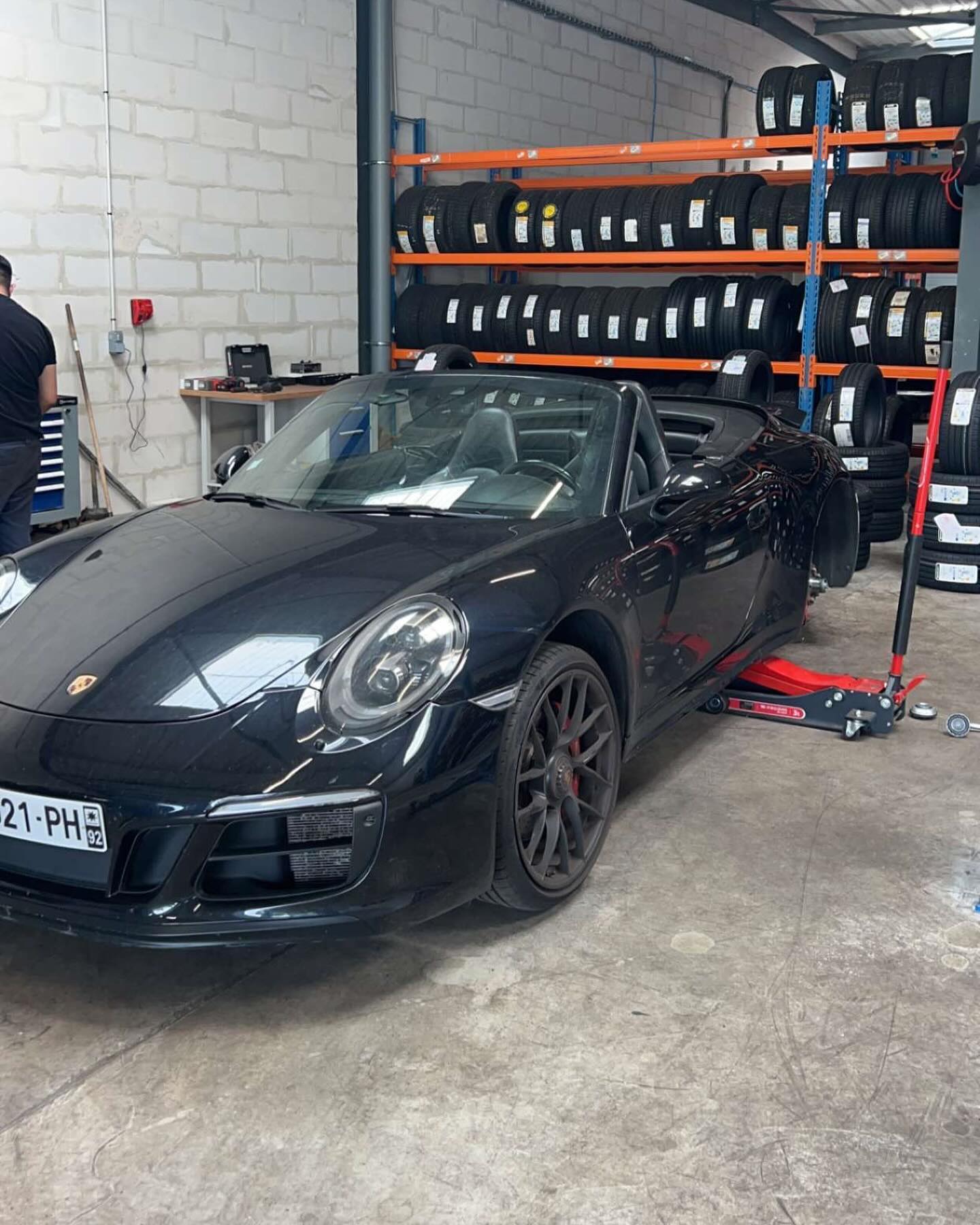 PORSCHE 911 GTS
#porsche #porsche911 #pneu #melun