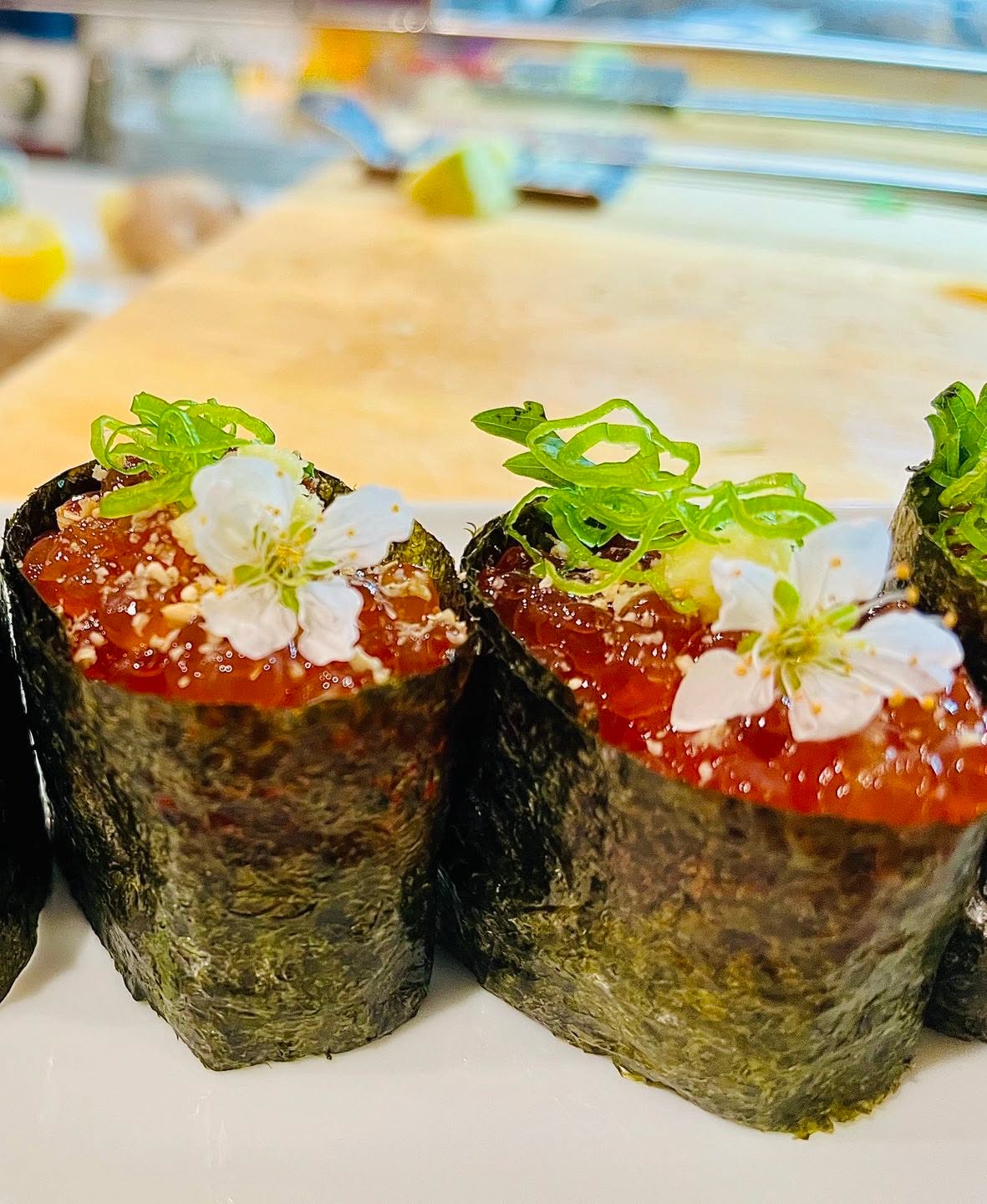 Ikura with Fresh Wasabi, Crushed Toasted Goma, Negi , Plout Blossom, Shiso Leaf and Fresh Graded Wasabi! Soooo Much in such a little package ! Sushi Catering SanDiego !
#sushi
#catering
#sandiego
#edible art
#nigiri
#nigiriart
