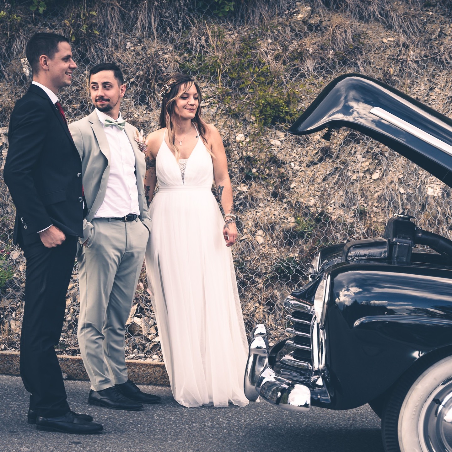 Le coup de la panne, ça marche à tous les coups <3
Un moment inoubliable @maederlea
@tangart_w
#mariage #wedding #love #bride #weddingday #amour #weddingdress #bridetobe #couple #weddingplanner #anniversaire #robedemariee #mari #weddinginspiration #fashion #mariee #photography #weddingphotography #makeup #decoration #weddingphotographer #photographemariage