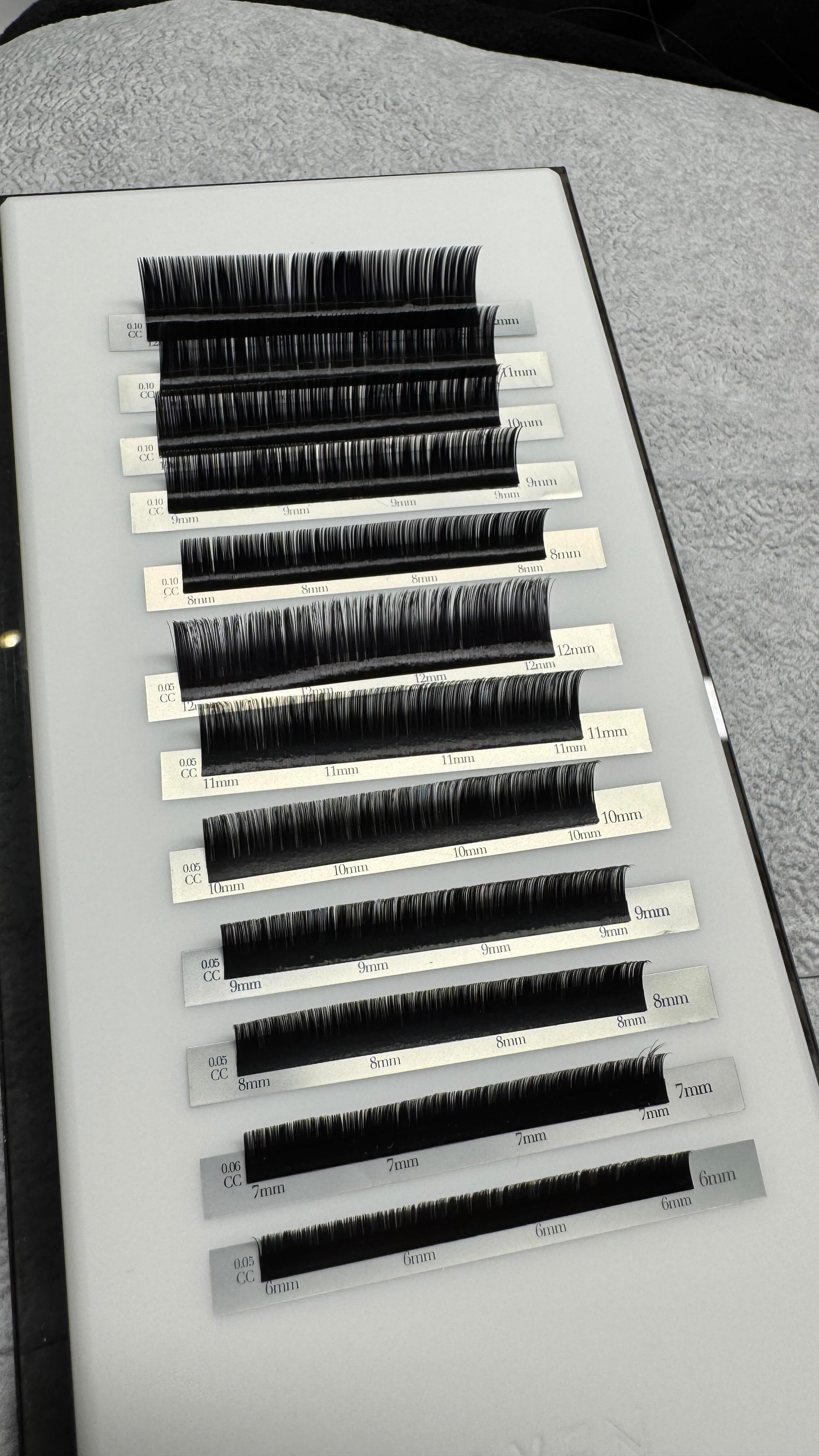 January is the perfect time for a reset— especially for your lashes.
At LASHFOX, every appointment is rooted in intention, comfort, and long-term lash health. The slower pace of January allows space to reassess, reset, and approach lash extensions with fresh perspective— which is why I’m offering a few thoughtful January-only opportunities.
🖤 Creative Freedom Full Sets
A limited January-only appointment where I step outside my usual structure and design a fully custom set using a blend of classic, hybrid, and volume techniques. This service allows for creative exploration while always honoring your natural features and lash health.
• $185
• Limited to 5 appointments
• Includes before & after photos for the LASHFOX portfolio
🤍 Complimentary Lash Removal with New Full Sets
For those transitioning from another artist, I offer a complimentary removal with every new full set— not just this month but always! This allows us to start with a clean slate, properly assess lash health, and set the foundation for long-term results.
✨ Client Referral Thank You
Refer a first-time client who completes a full set and receive 25% off your next service.
Lash lift clients can also receive $15 off their next lift when a referral books and completes their appointment.
January availability is limited! Link in bio 💫
Happy New Year!
#venturalashes #venturalashextensions #venturalashstudio #downtownventura #venturaca