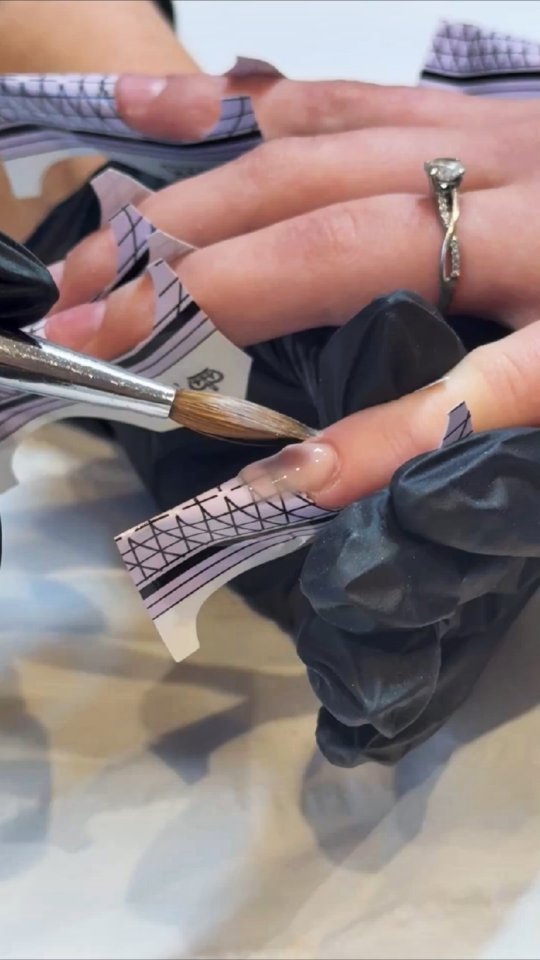 Sculpted Nail Extensions 🤍
Not all nail extensions are created equal — sculpted nails are a skill.
Creating the perfect sculpted set requires advanced technique, precision and a deep understanding of nail architecture.
✨ Expert apex placement – for strength and balance
✨ Correct structure & sidewalls – to prevent lifting and breakage
✨ Controlled product application – no bulk, no weakness
✨ Detailed shaping & refinement – symmetry from every angle
✨ Knowledge of natural nail health – protection always comes first
This isn’t just a service.
It’s craftsmanship.
How to Book?
📩Direct Message
☎️Call 01473 208082
📲WhatsApp +447367791686
🤳Online via link in our bio
📍210 Rosehill Road, IP3 8HG, Ipswich, Suffolk #ipswich #nailsipswich #sculptednails #nailart #nailsalon