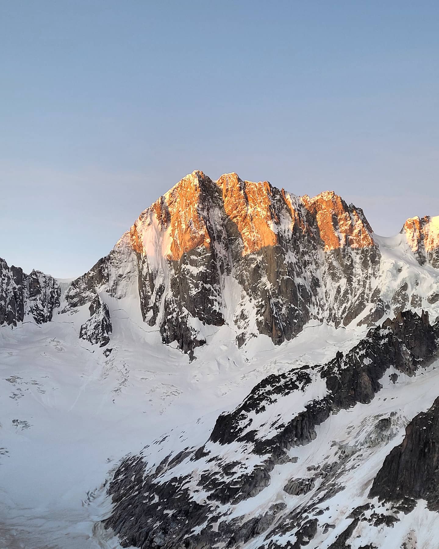 Les Jorasses au petit matin 🙂