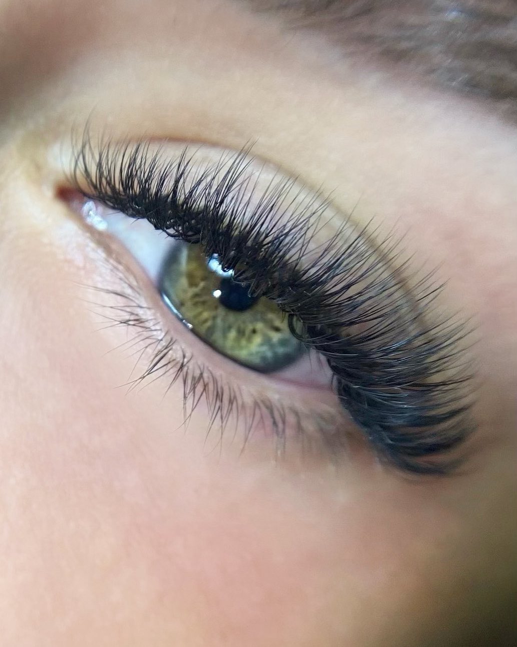 Close up met de Marco lens van @florencenails 📷🤳🏼
Prachtige volume set by @jmbylashes 🤩
#wimpers #volumelashes #lashes #wimperextensions #rosmalen #denbosch #cuijk #beautysalon #salon
#shertogenbosch #lashextensions #onebyone #wimpersalon #lashsalon #nijmegen #lashextend