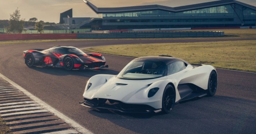 Aston Martin Valhalla ♥ Aston Martin Valkyrie
#hypercars #astonmartin #auto #racing #track #luxury #lifestyle