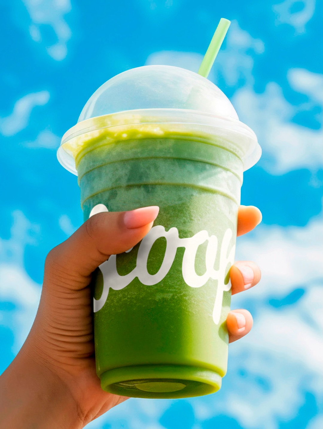 Na Kiron, o Scoop nasceu a partir de uma pesquisa sobre esporte, comportamento e estilo de vida ativo. Nosso objetivo foi construir uma marca autêntica, conectada com pessoas que vivem o movimento no dia a dia.
A identidade foi desenvolvida a partir do gesto do scoop, traduzido em uma tipografia fluida e em símbolos próprios, como o copinho e os elementos gráficos extraídos da própria fonte. Cada detalhe foi pensado para reforçar personalidade, reconhecimento e consistência.
O resultado é uma identidade que comunica energia, performance e lifestyle ⚡️🏃♂️
Isso é branding com estratégia.
Isso é Kiron.
#Kiron #CaseKiron #BrandingEstratégico #IdentidadeVisual