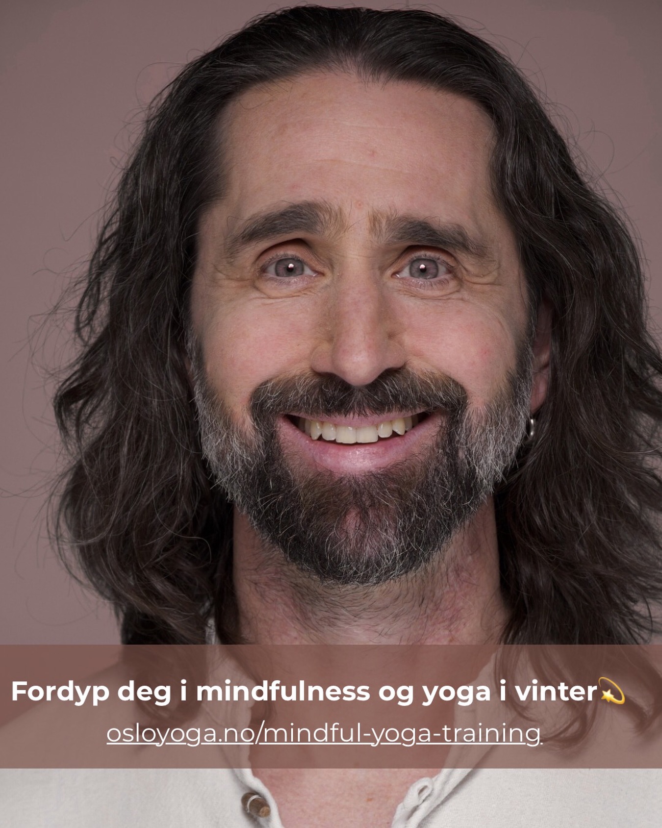 Lørdag 31 januar starter Jonathan Weber sin årlige utdannelse i Mindful Yoga hos oss. Gjennom 6 helgemoduler og egen praksis mellom modulene får du fordype deg i den helsefremmende og ro-givende teknikken som oppmerksomt nærvær er, som du kan bruke både på yogamatten og i hverdagen, både på egen hånd i din indre personlige praksis og i møte med andre som yogalærer. Aksept, selvaksept, medfølelse og selvmedfølelse er sentrale deler av trainingen - og det er vel noe vi alle trenger?♥️
Les om utdannelsen og finn ut om du kan ha glede av denne fordypningen.😇💫
https://www.osloyoga.no/mindful-yoga-training
#mindfulness #mindfulyoga #yogafordypning #oppmerksomtnærvær