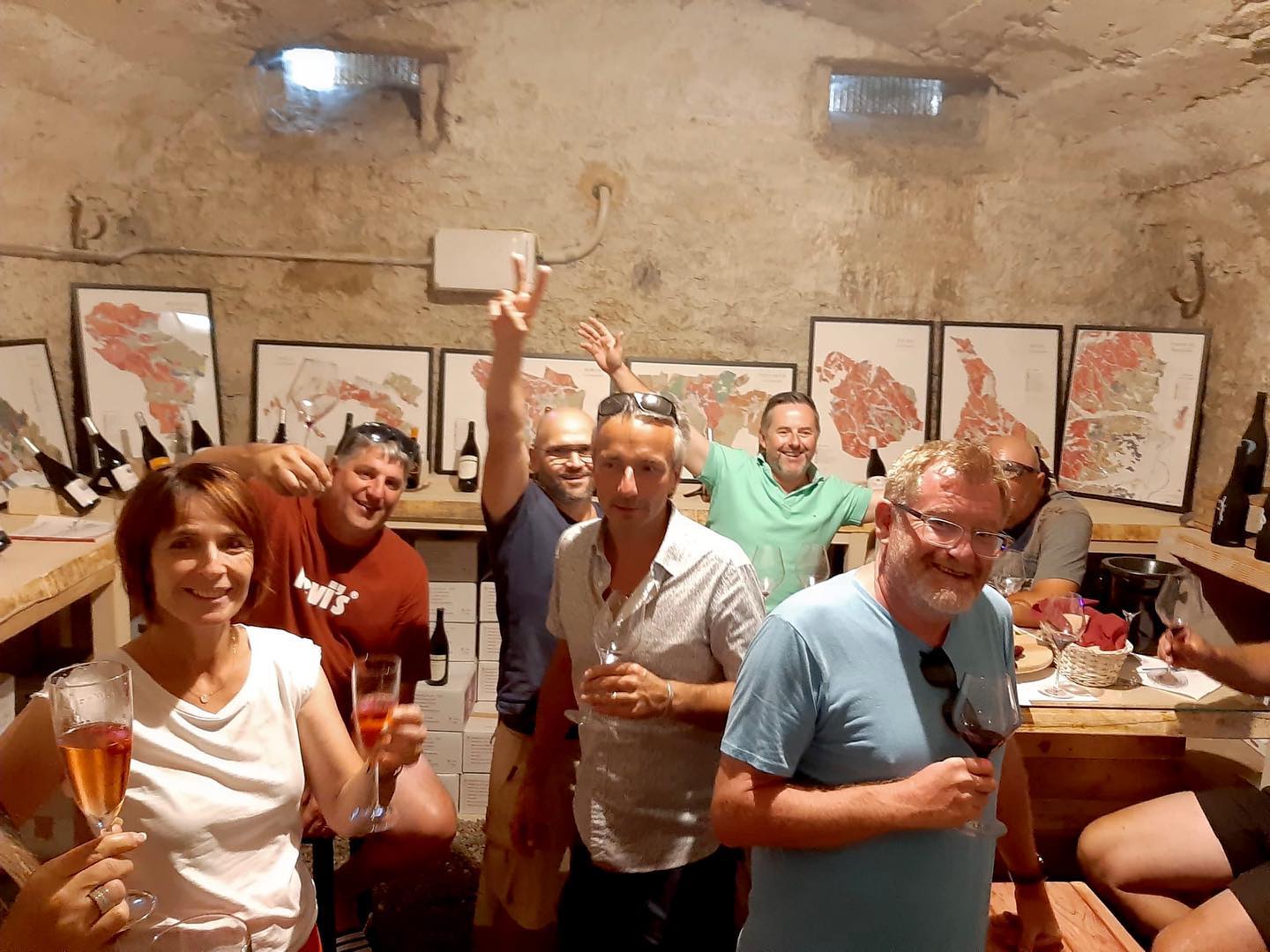 Santé 🍷 #vin #degustationalacave #gamay #beaujolais #gayvinssuisse