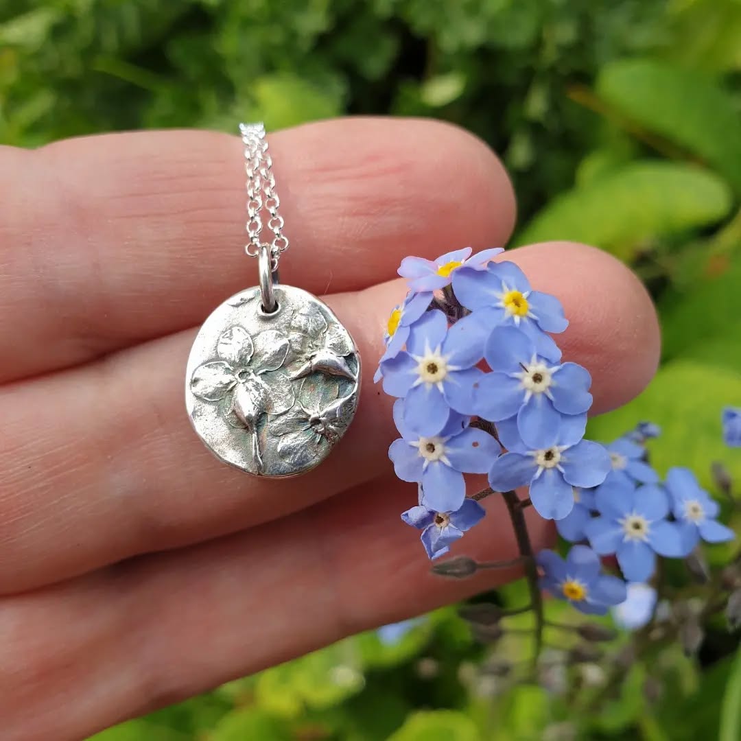 Excited to share the latest addition to my #etsy shop:
Silver Forget-Me-Not flowers necklace - delicate little cluster of flowers
https://etsy.me/3wgArA0
#handmadewithlove #forgetmenot #flower #sılverjewellery #jewellery #giftideas #forgetmenotflowers